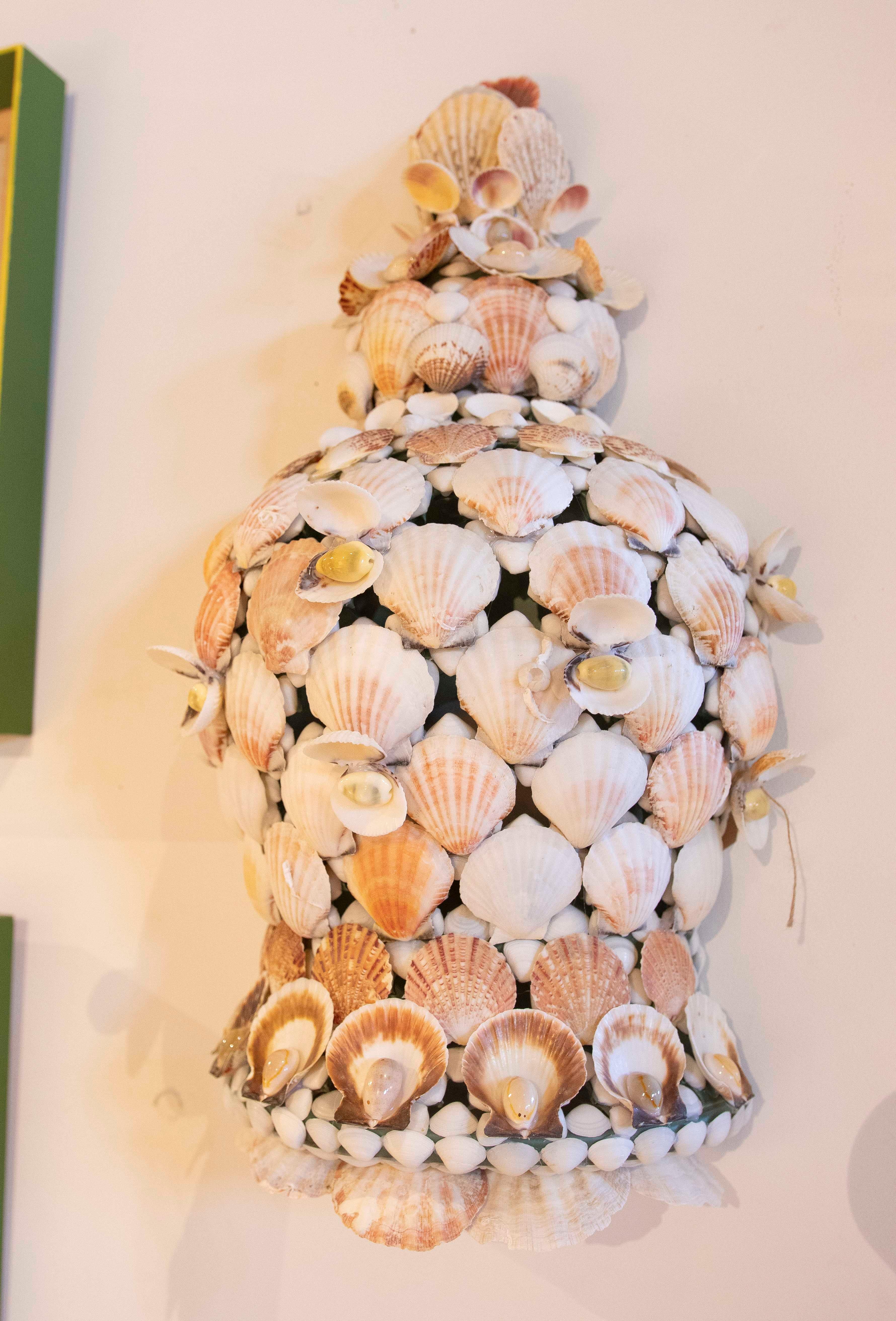 Pair of Ceramic Sconces Covered with Natural Shells In Good Condition For Sale In Marbella, ES