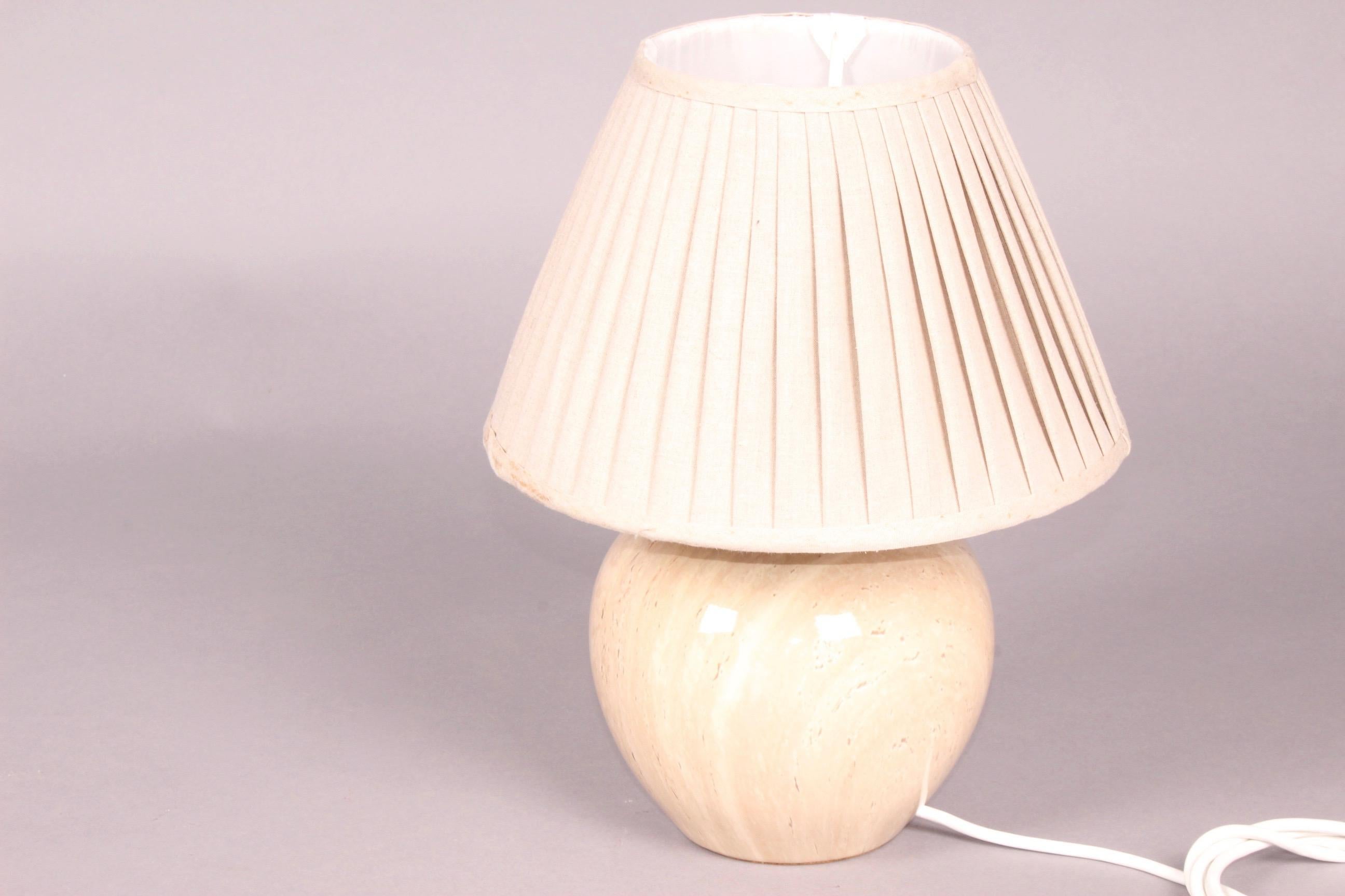 Pair of ceramic table lamp dimensions without shade. Measures: H 28, D 20 cm.