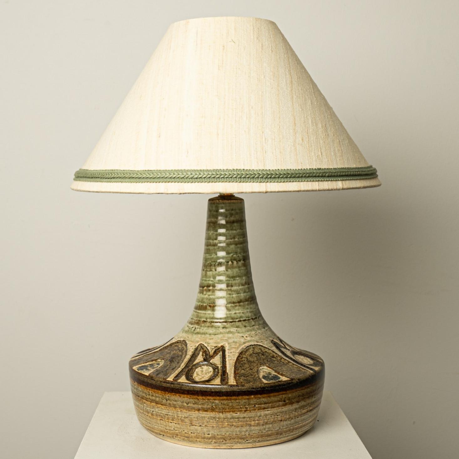 Coppia di lampade da tavolo in ceramica per Soholm di Noomi Backhausen, Danimarca anni '60 in vendita 1