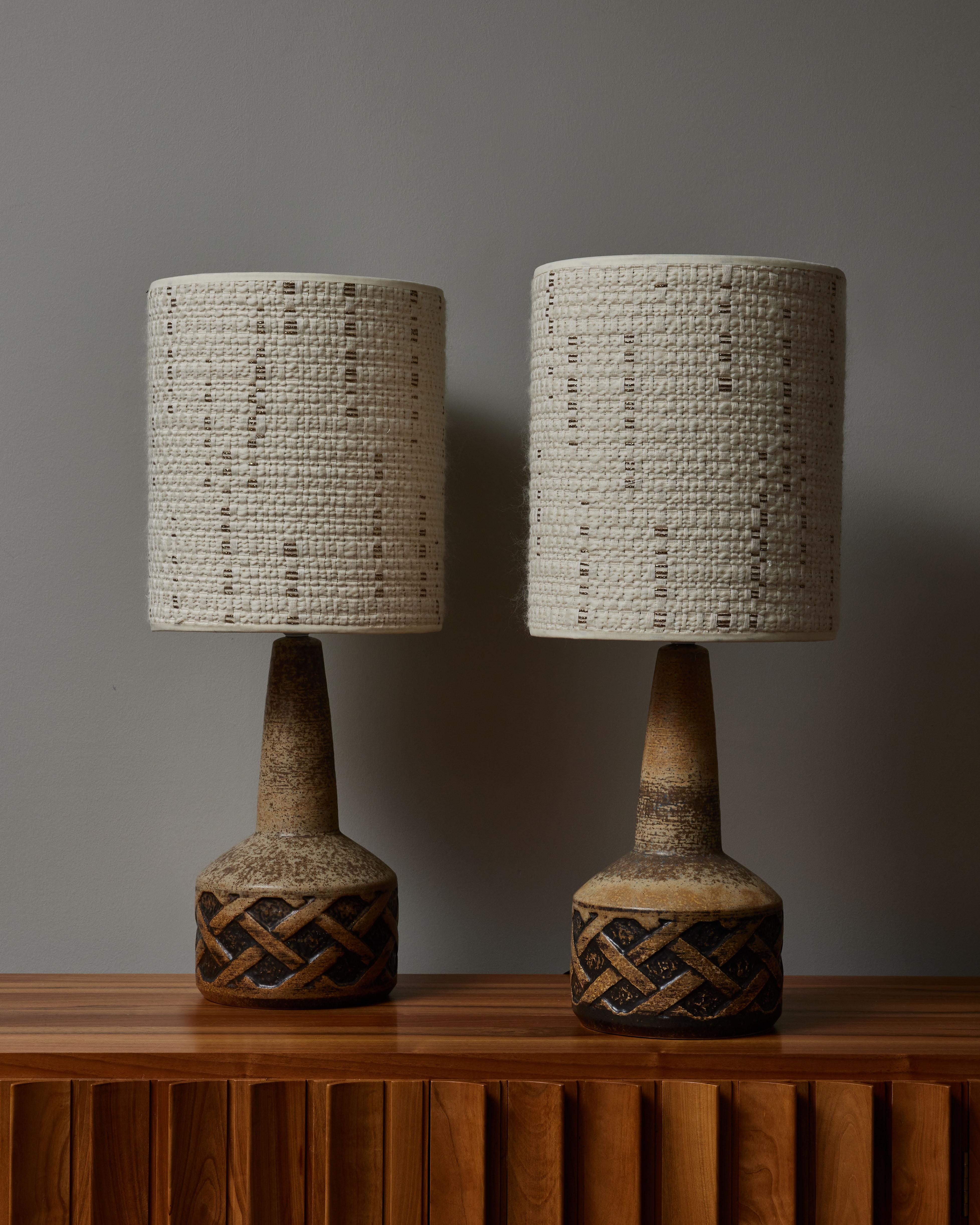 dark brown table lamps