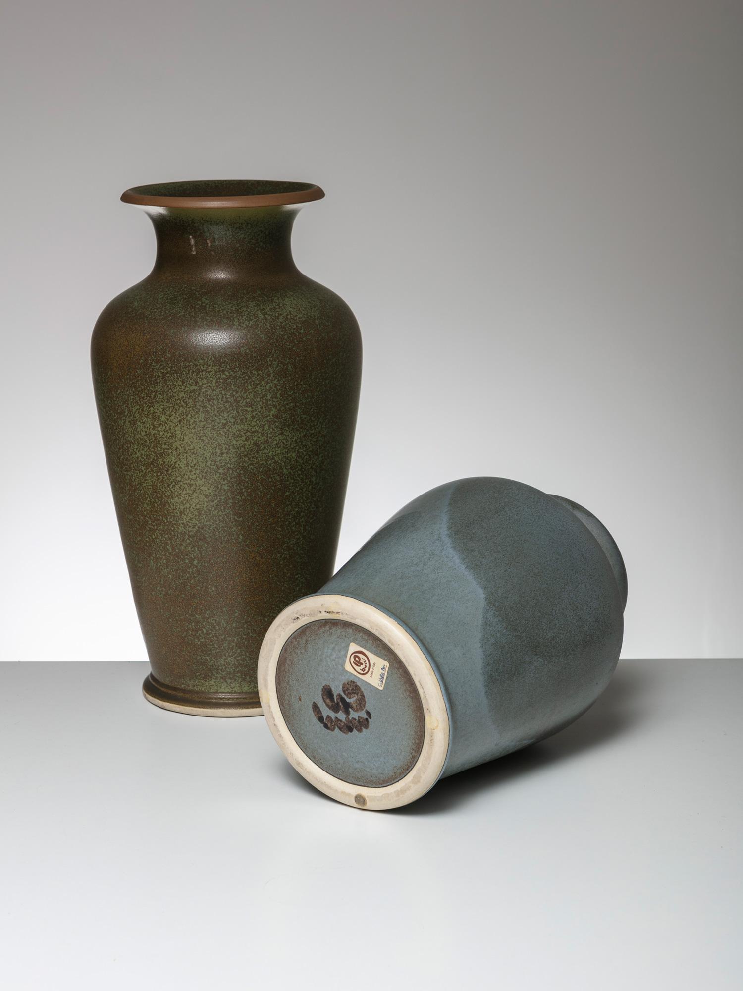 Set of two ceramic vases by Franco Bucci for Laboratorio Pesaro.
Size refers to the smaller piece.