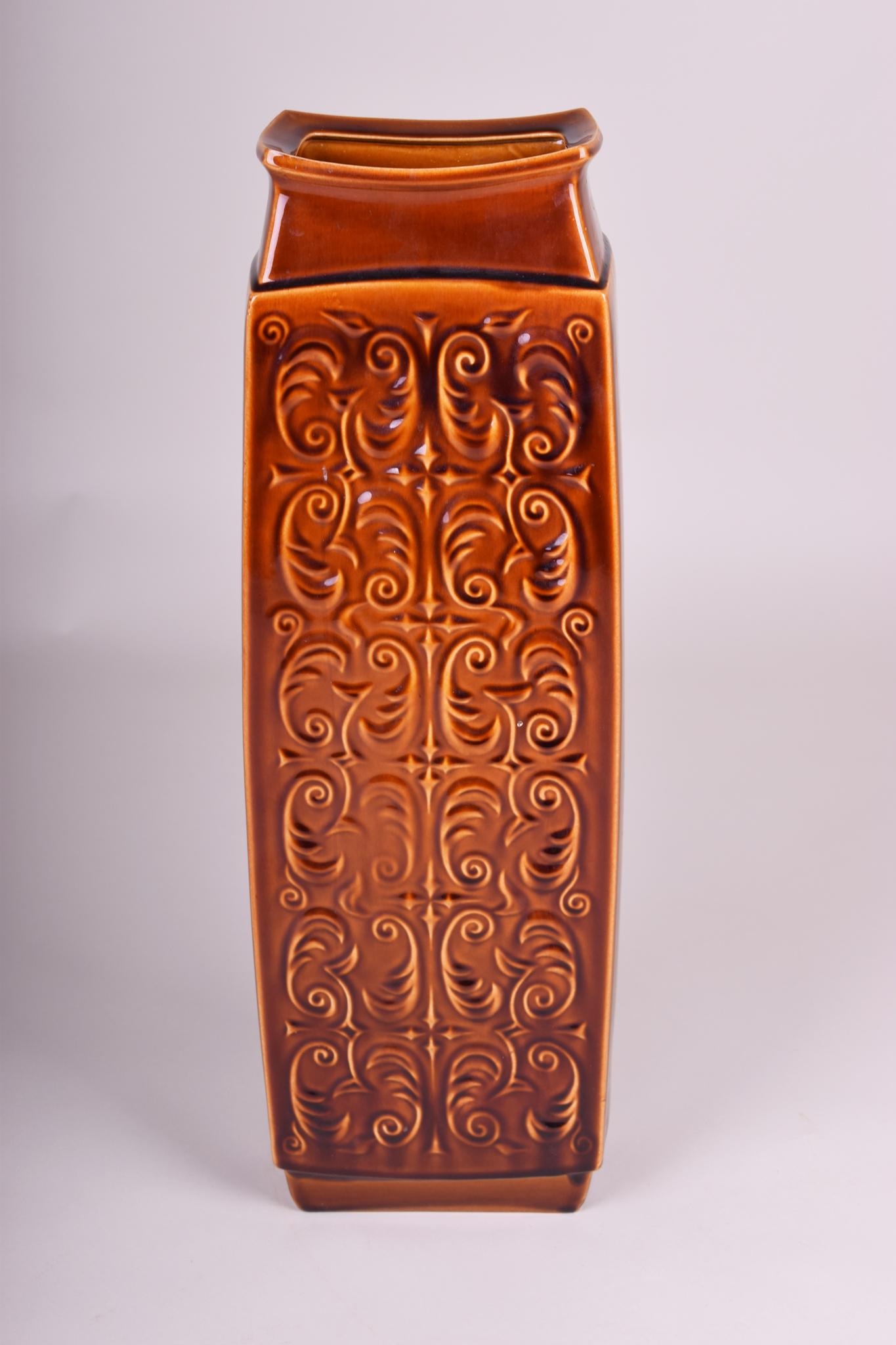 Pair of Ceramic Vases Made in Czechia, Original Condition, Mid Century For Sale 3