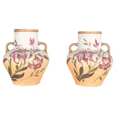 Paire de vases en céramique avec deux anses