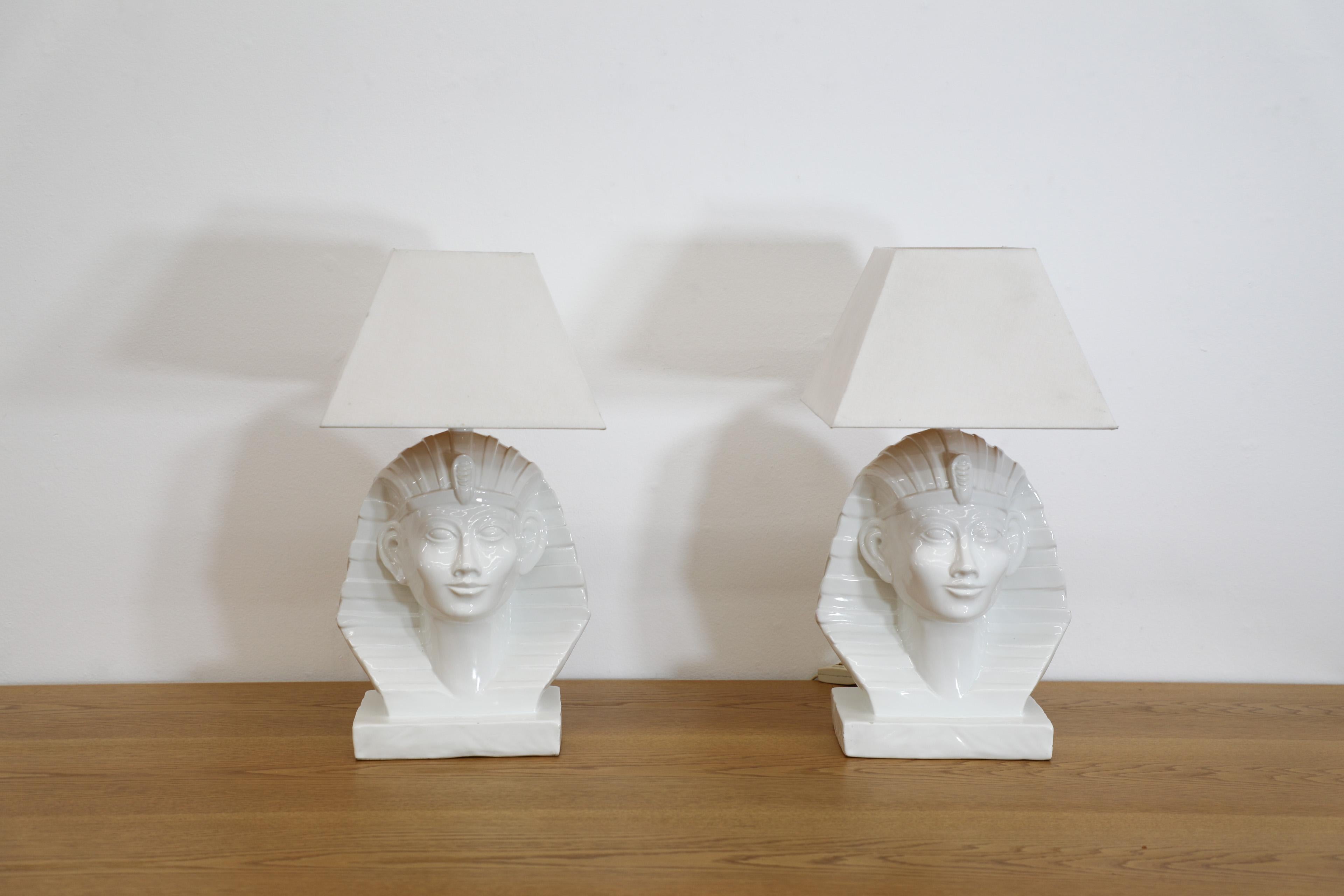 Moderne Ensemble de deux lampes de table en céramique de style Zaccagnini, Egyptian Pharaoh, années 1980 en vente
