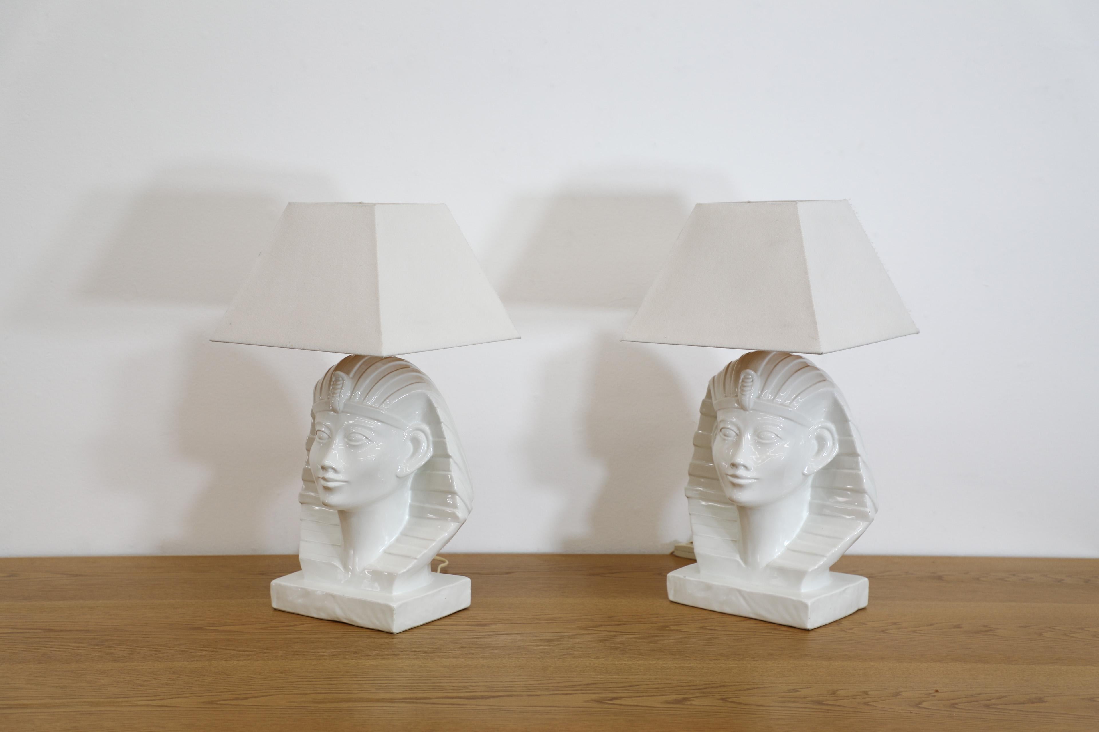 Vernissé Ensemble de deux lampes de table en céramique de style Zaccagnini, Egyptian Pharaoh, années 1980 en vente