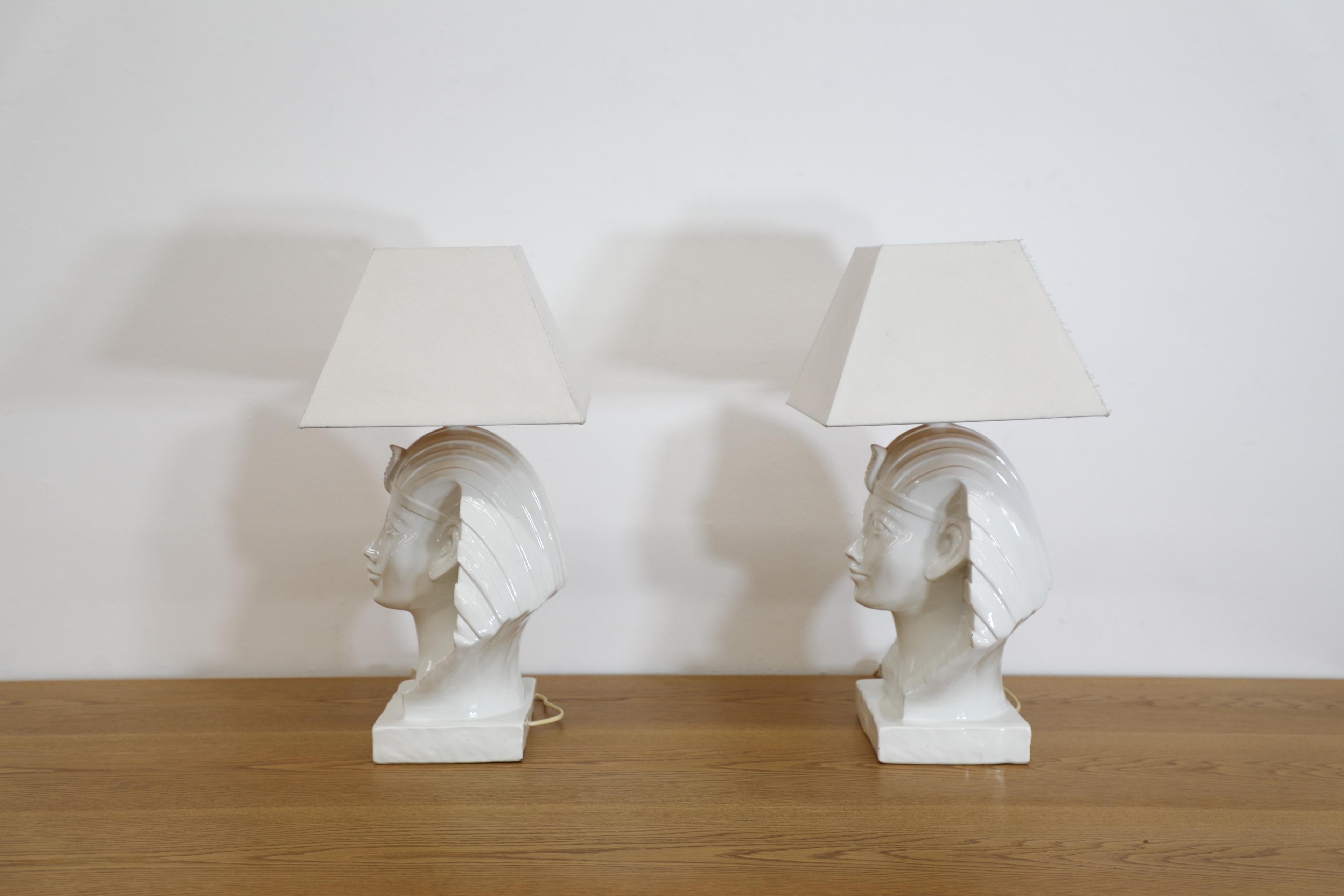 Ensemble de deux lampes de table en céramique de style Zaccagnini, Egyptian Pharaoh, années 1980 Bon état - En vente à Los Angeles, CA