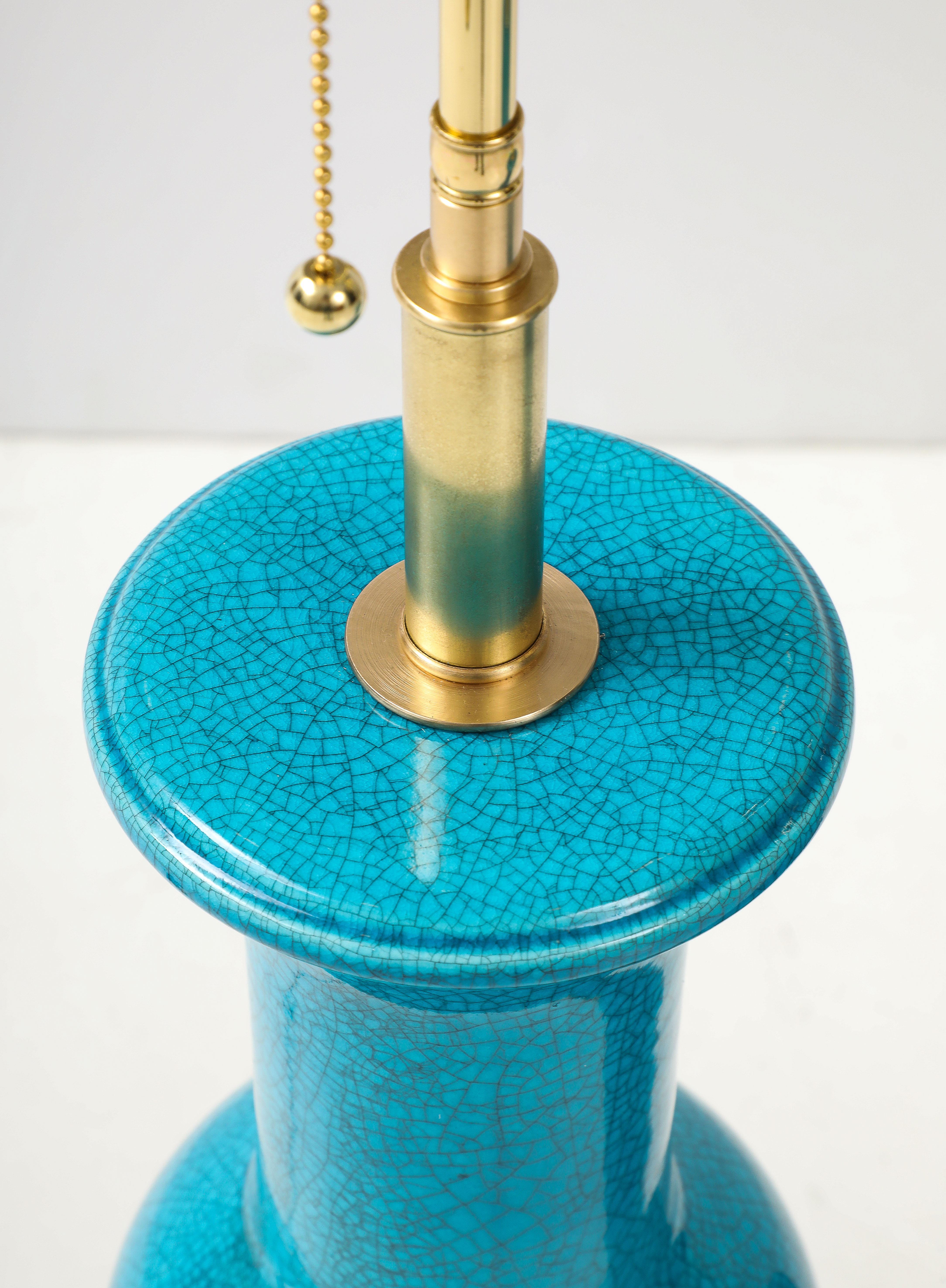 Paire de lampes en céramique émaillée bleue céruléenne en vente 3