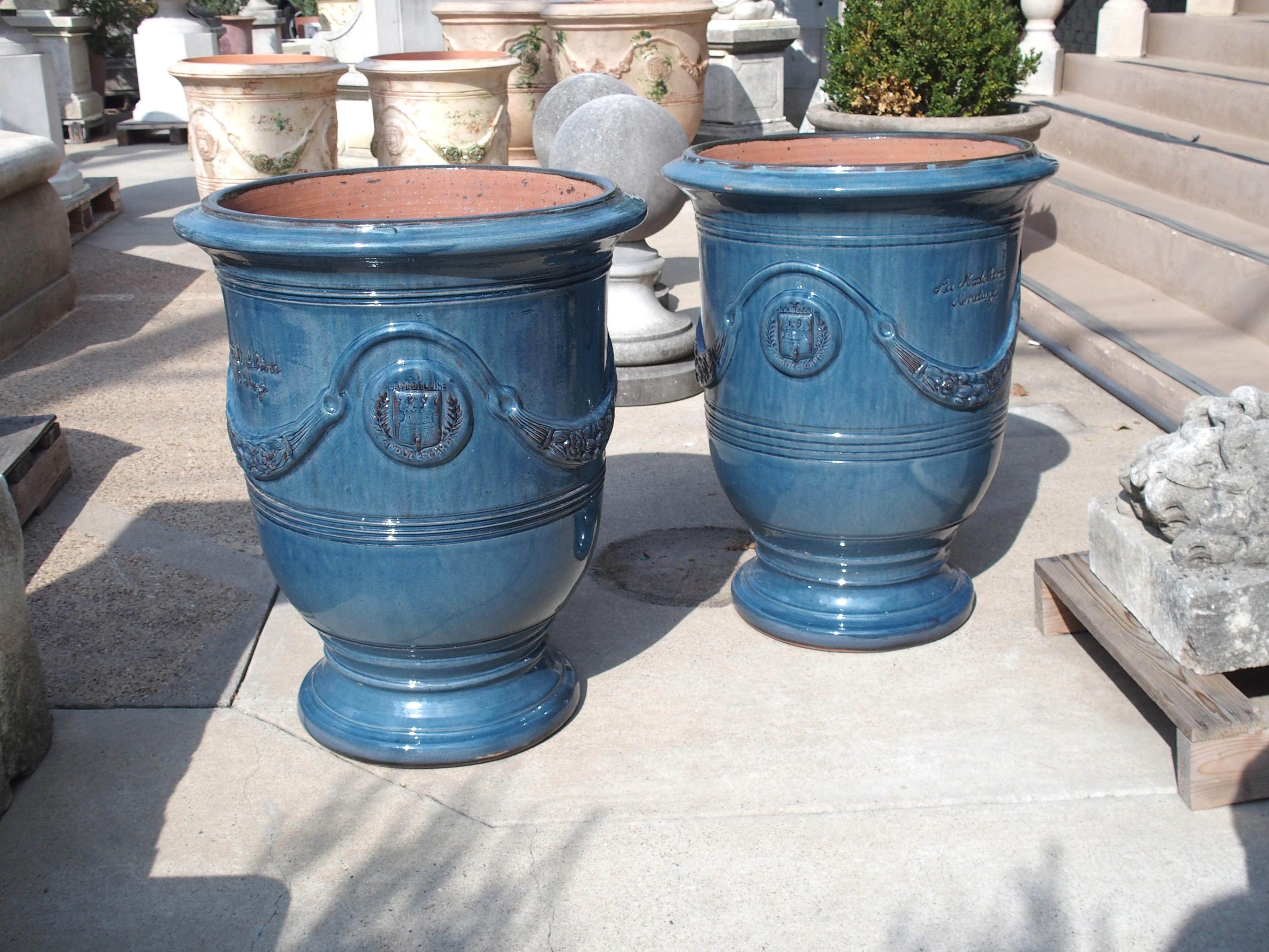 Paire de pots de jardin Anduze en terre cuite émaillée bleu céruléen en vente 3