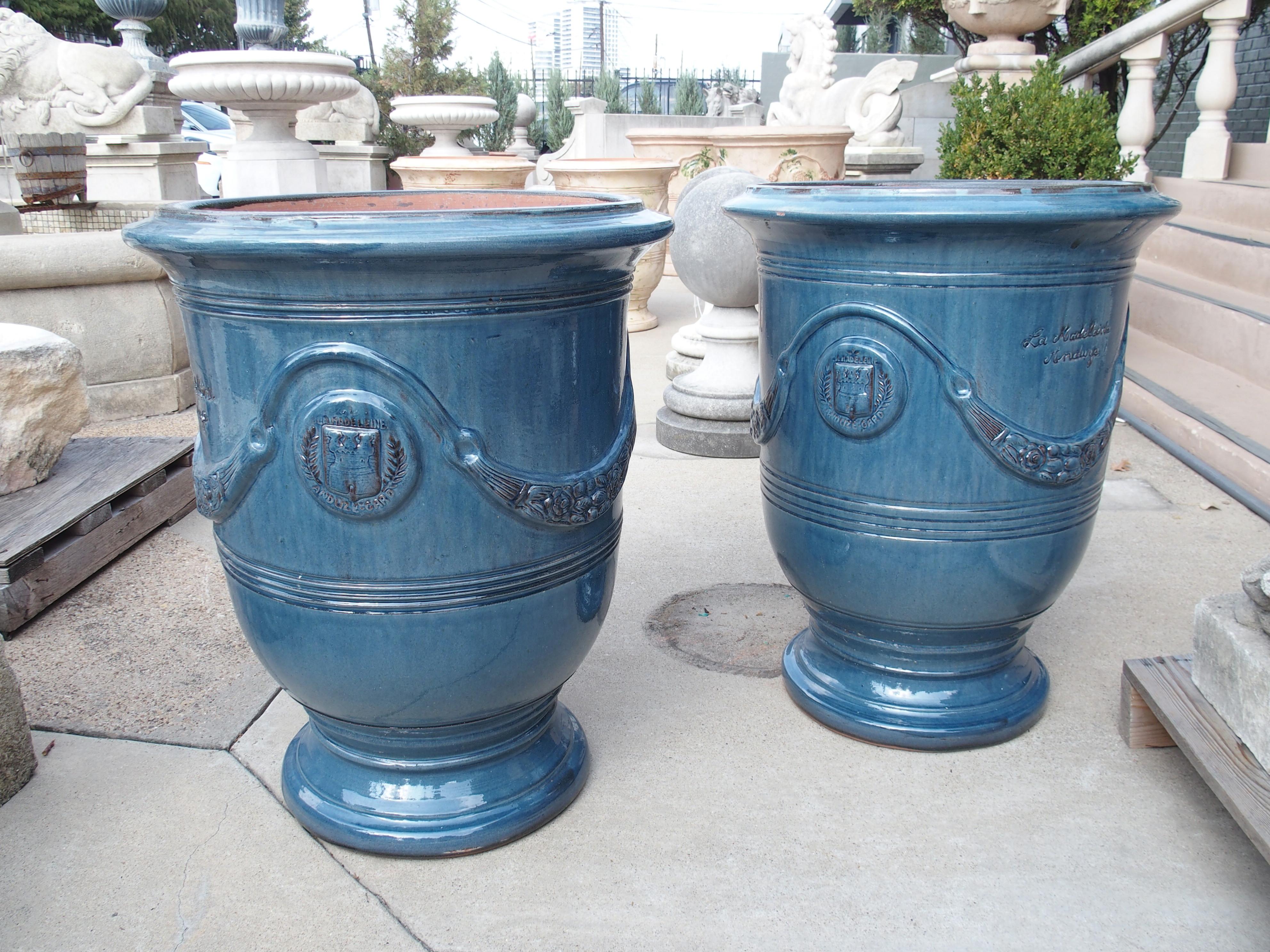 Paire de pots de jardin Anduze en terre cuite émaillée bleu céruléen en vente 12