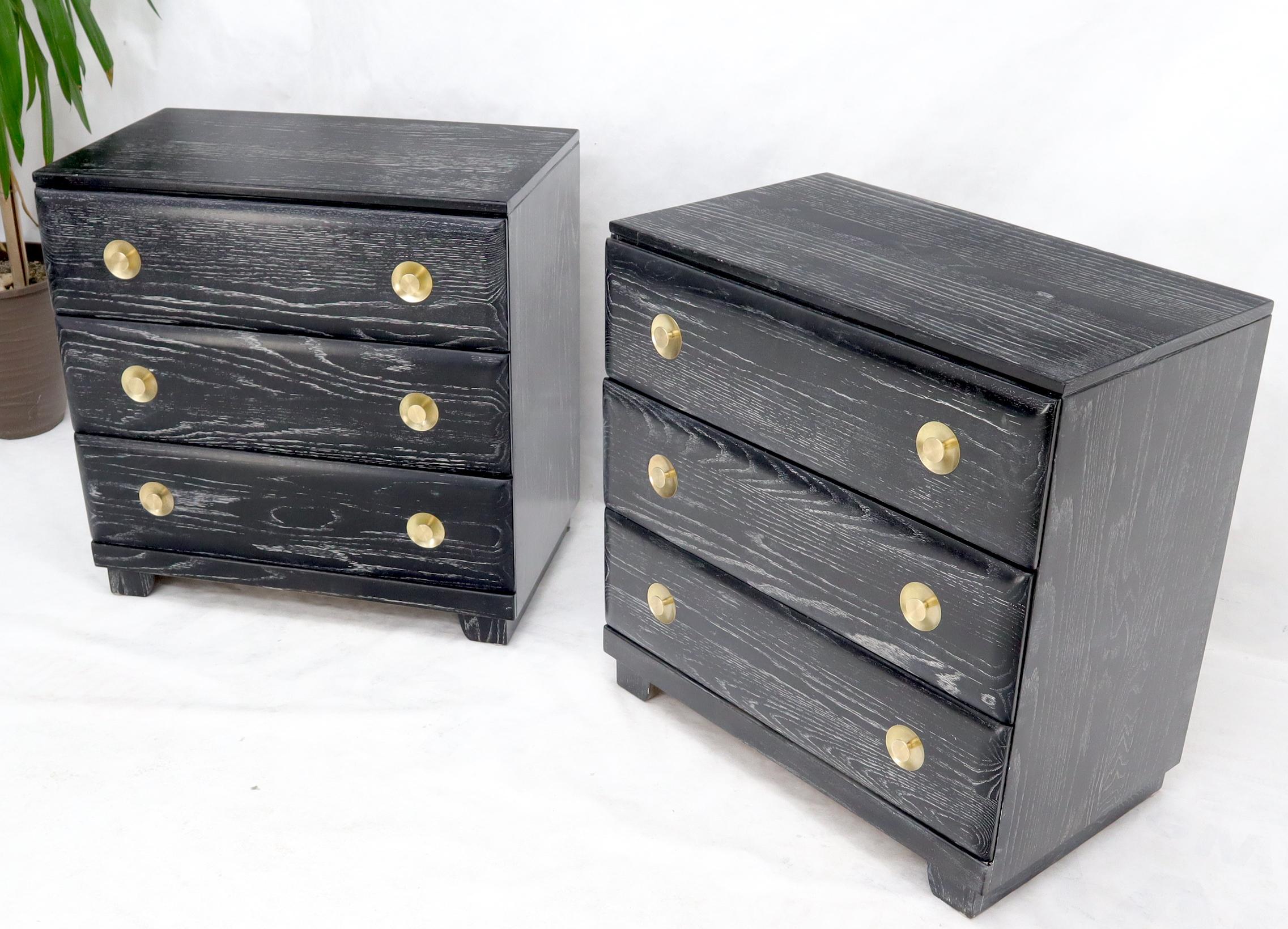 Pair of Cerused Limed Oak Three-Drawer Bachelor Chests with Round Brass For Sale 1
