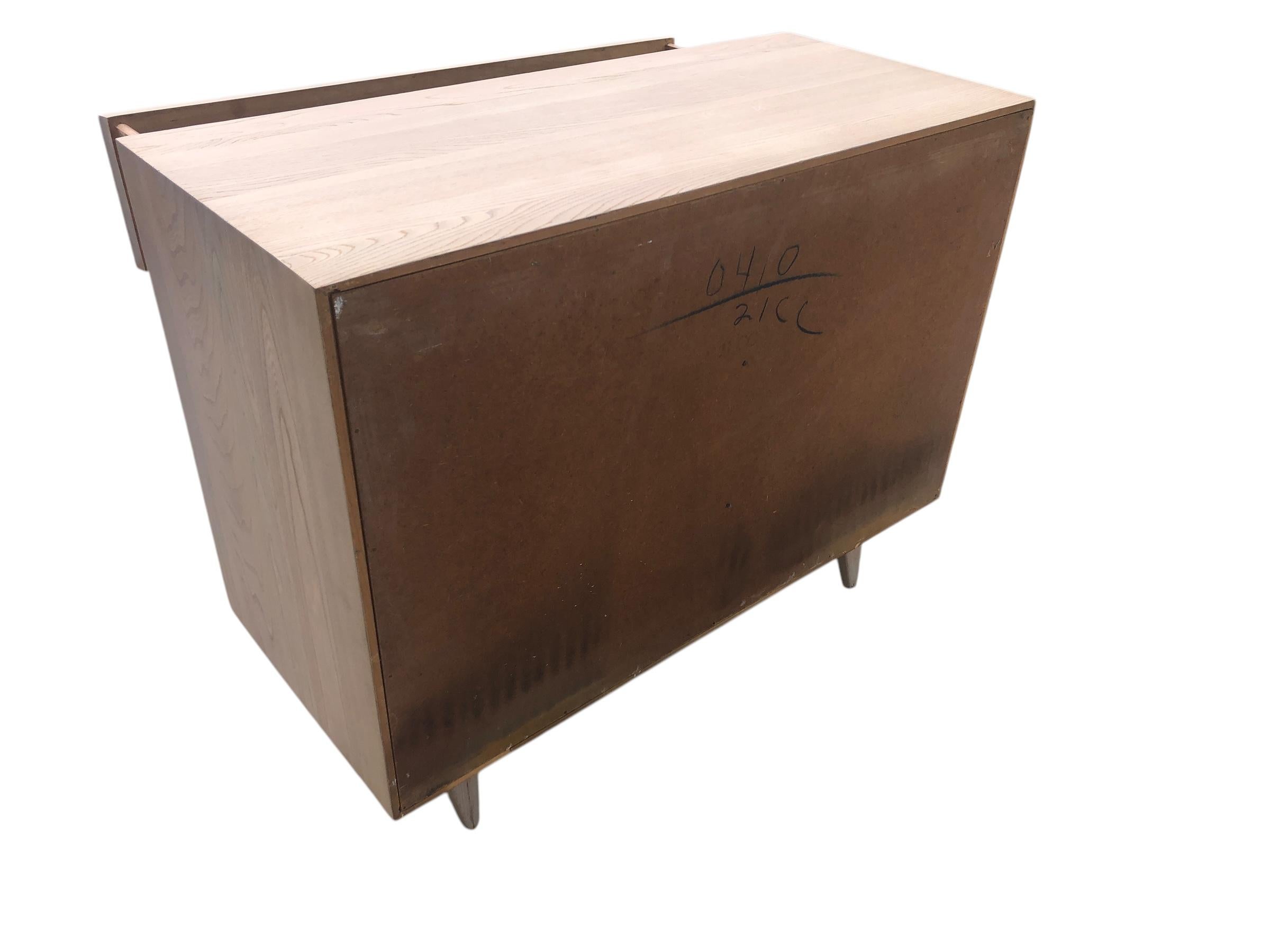 Mid-Century Modern Paire de tiroirs cérusés du milieu du siècle dernier en vente