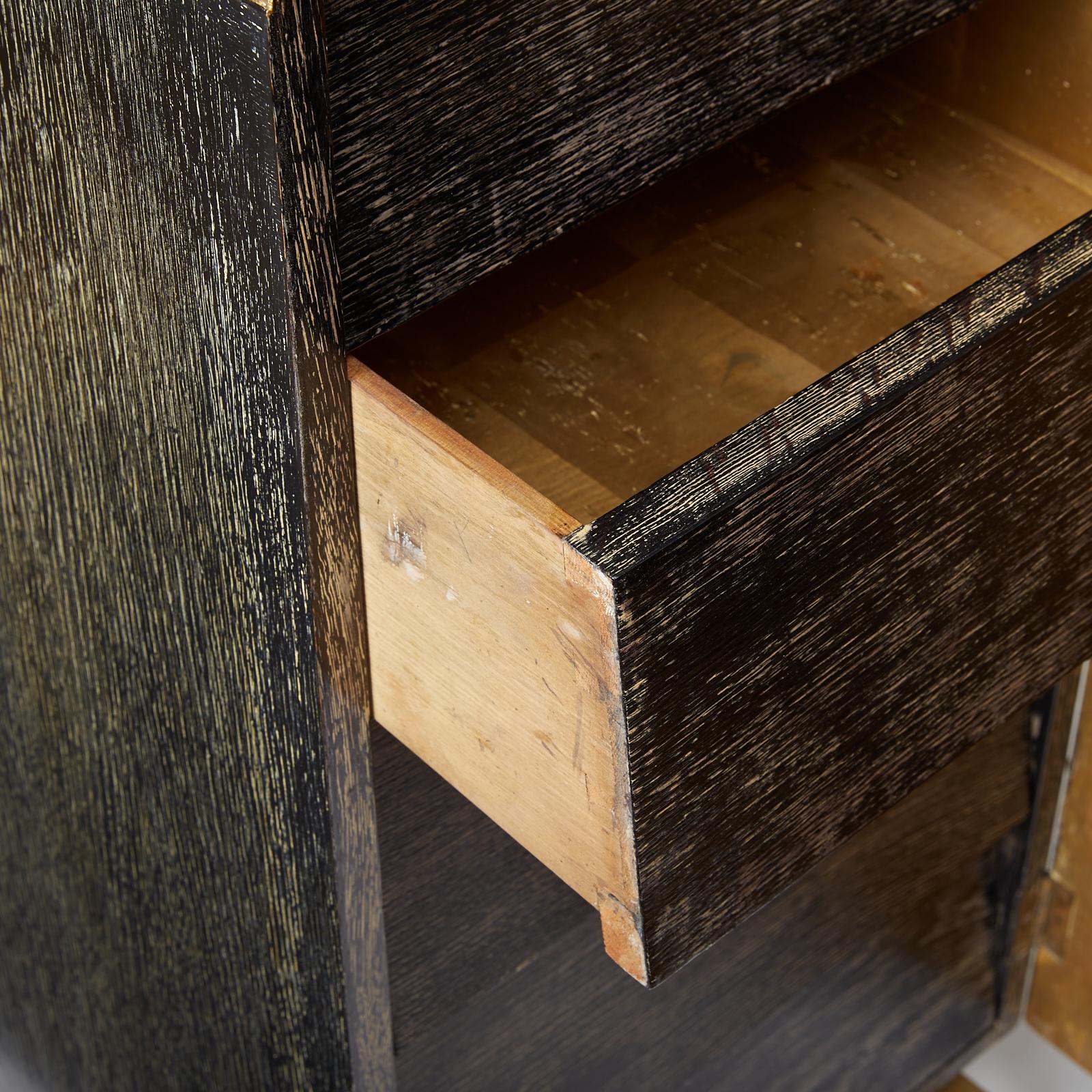 Americano Coppia di armadi in Oak Oak cerato con fregio a chiave greca di James Mont