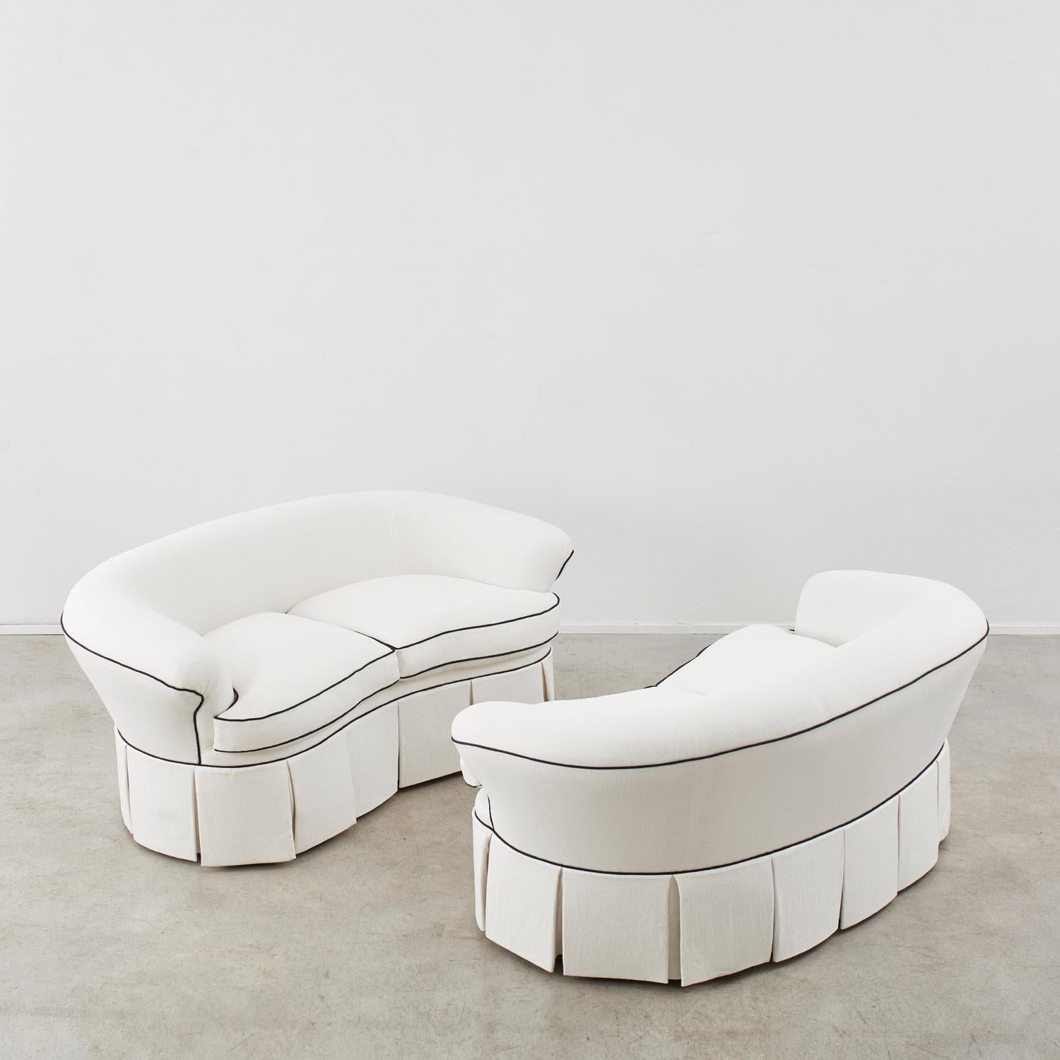 Pair of Cesare Lacca loveseat sofas - Italy, 1950s In Excellent Condition In London, GB