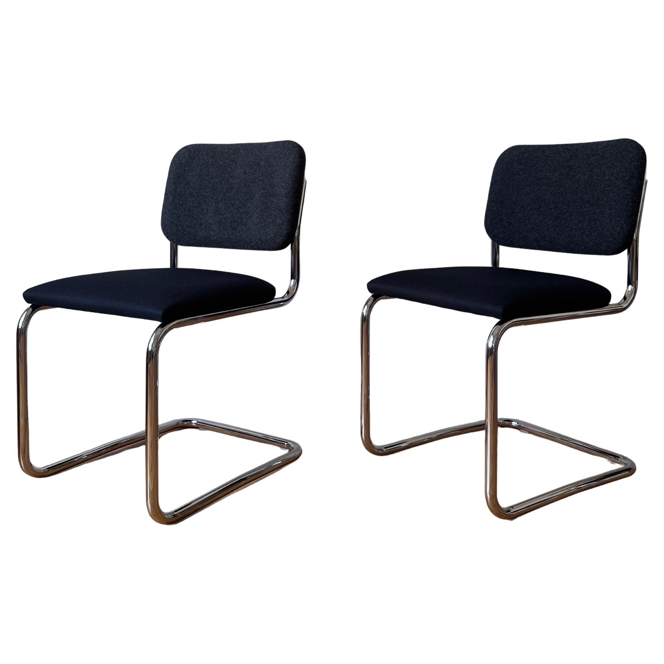 Pair of Cesca Side Chair by Marcel Breuer for Knoll, Mid-Century Modern en vente