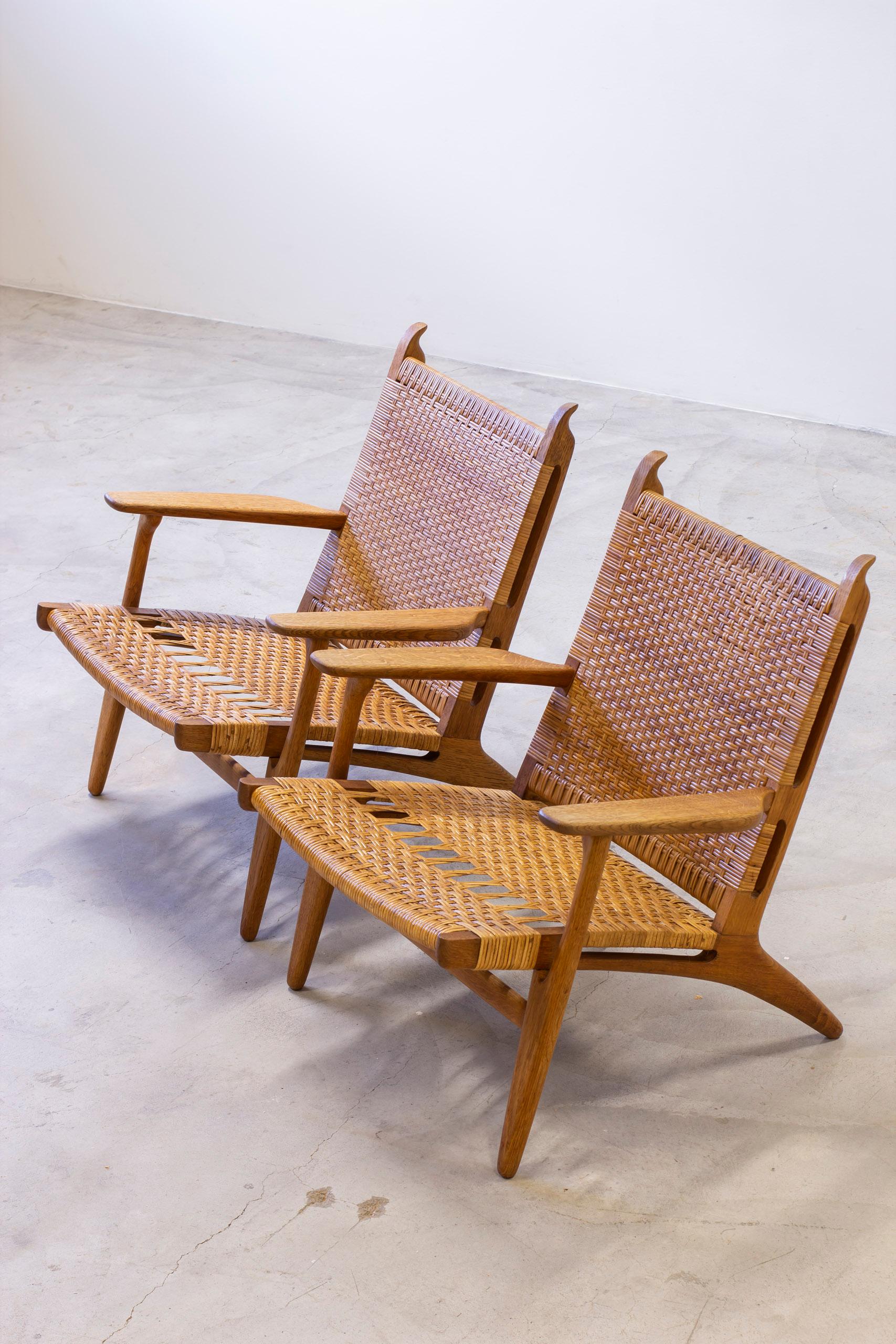 Pair of CH-27 oak and cane weave lounge chairs by Hans J. Wegner, Carl Hansen For Sale 8
