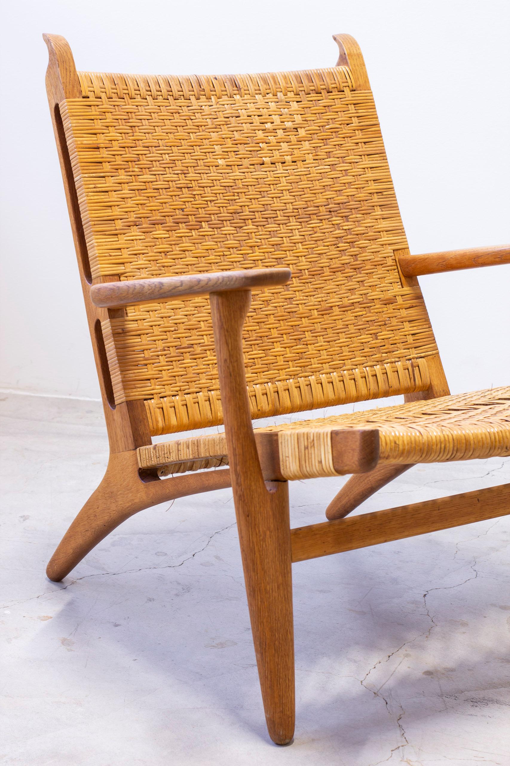 Pair of CH-27 oak and cane weave lounge chairs by Hans J. Wegner, Carl Hansen For Sale 12