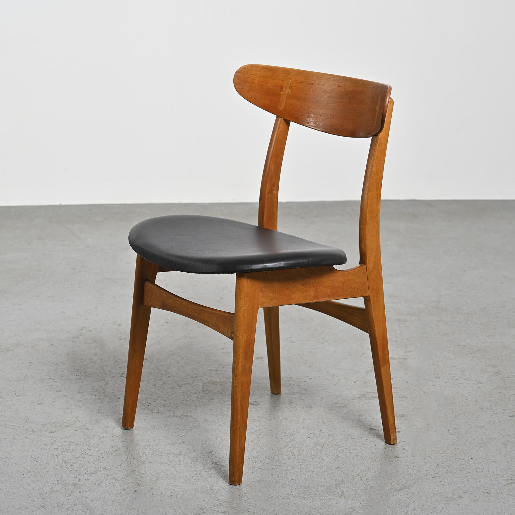 Pair of CH-30 by Hans Wegner, 1954 3