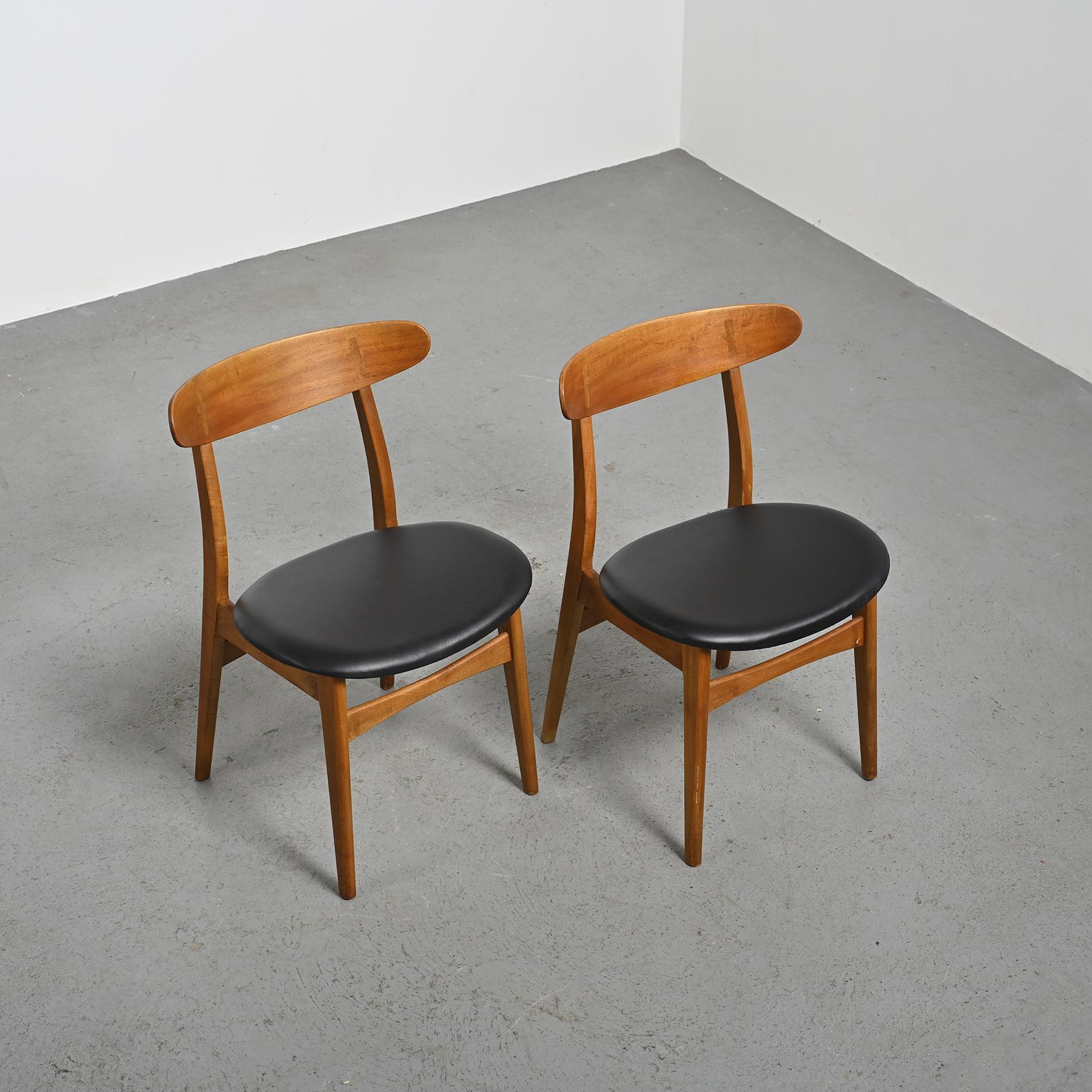 Pair of CH-30 by Hans Wegner, 1954 7