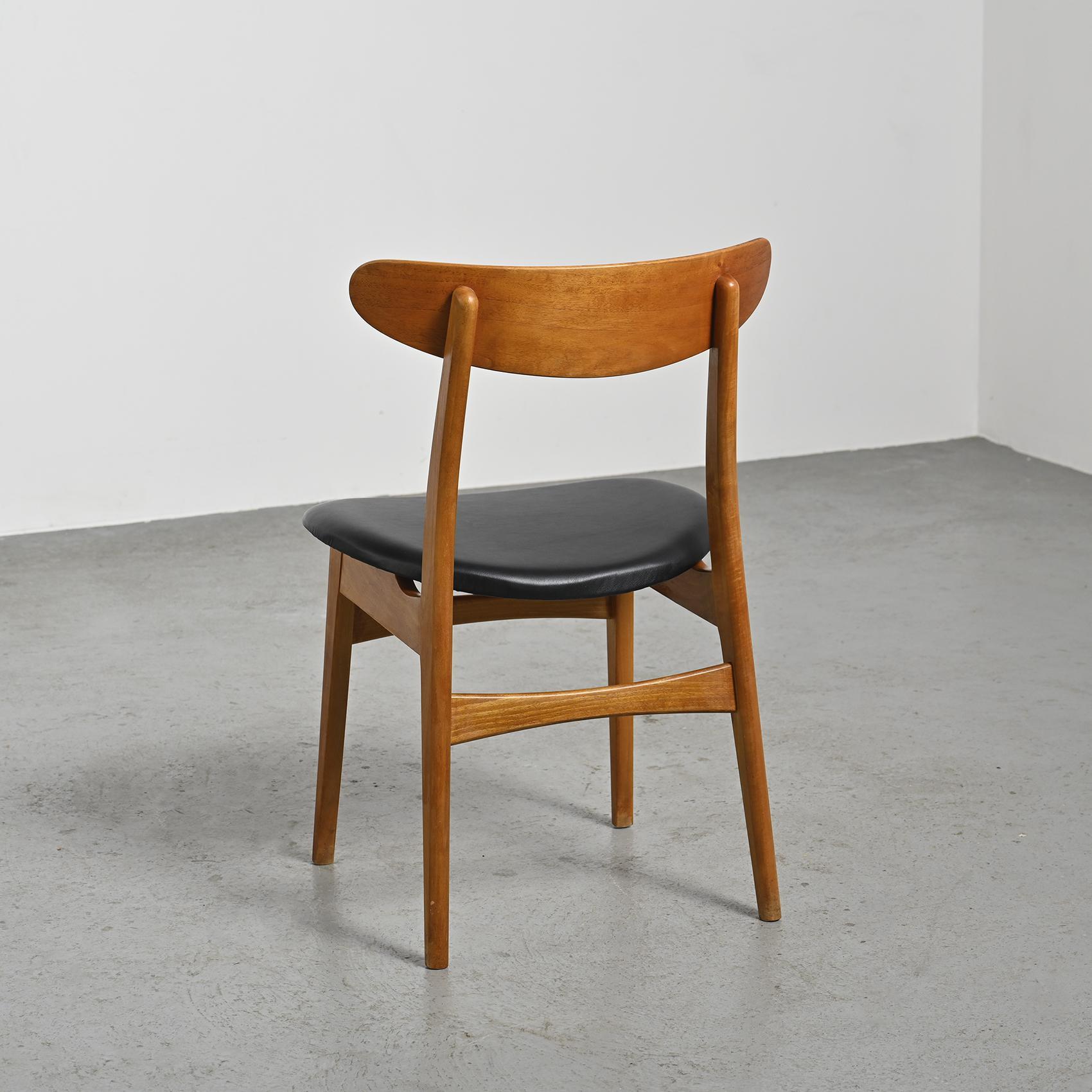 Pair of CH-30 by Hans Wegner, 1954 10