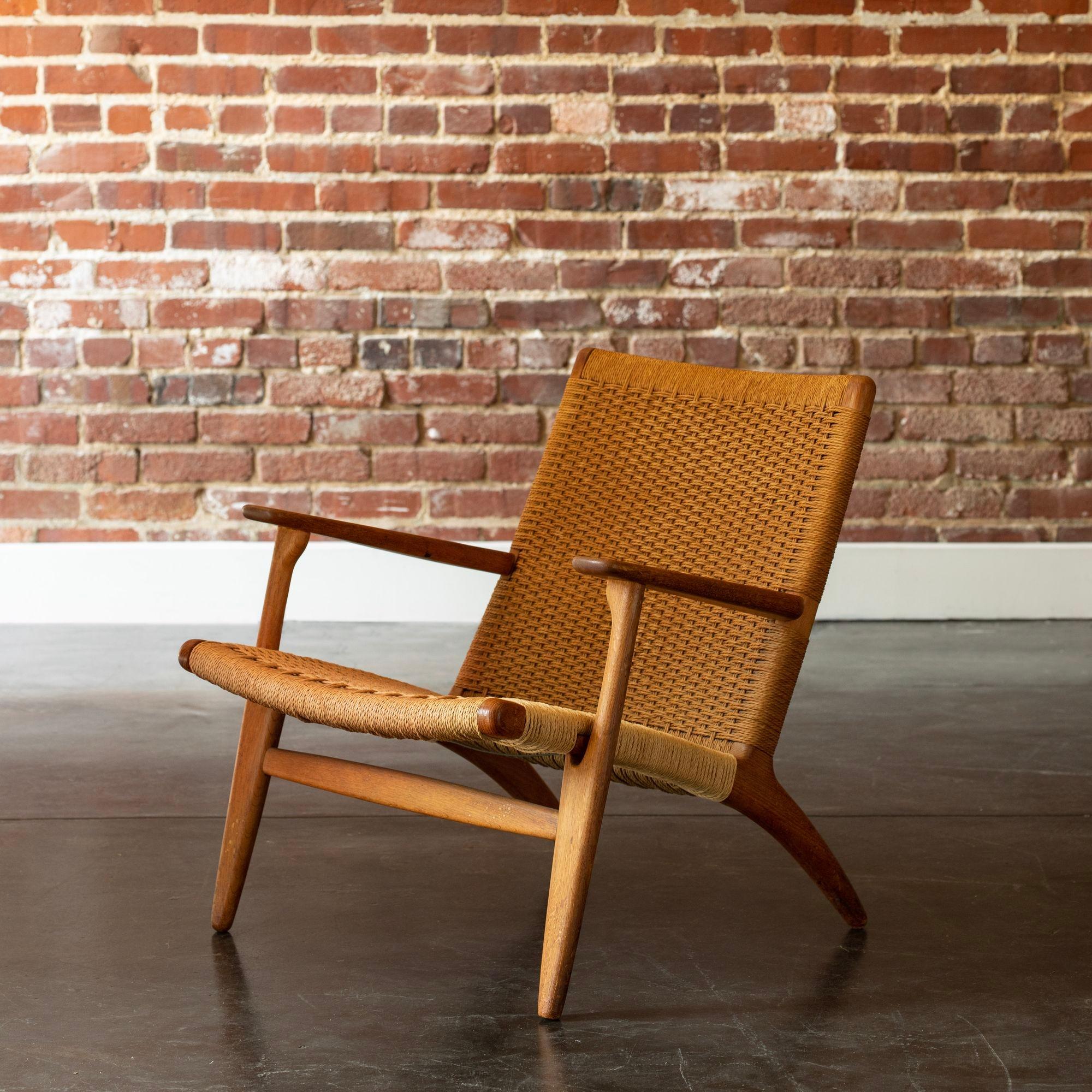 Pair of CH25 Armchairs by Hans Wegner for Carl Hansen & Son, Denmark, 1960s In Excellent Condition In Sylacauga, AL