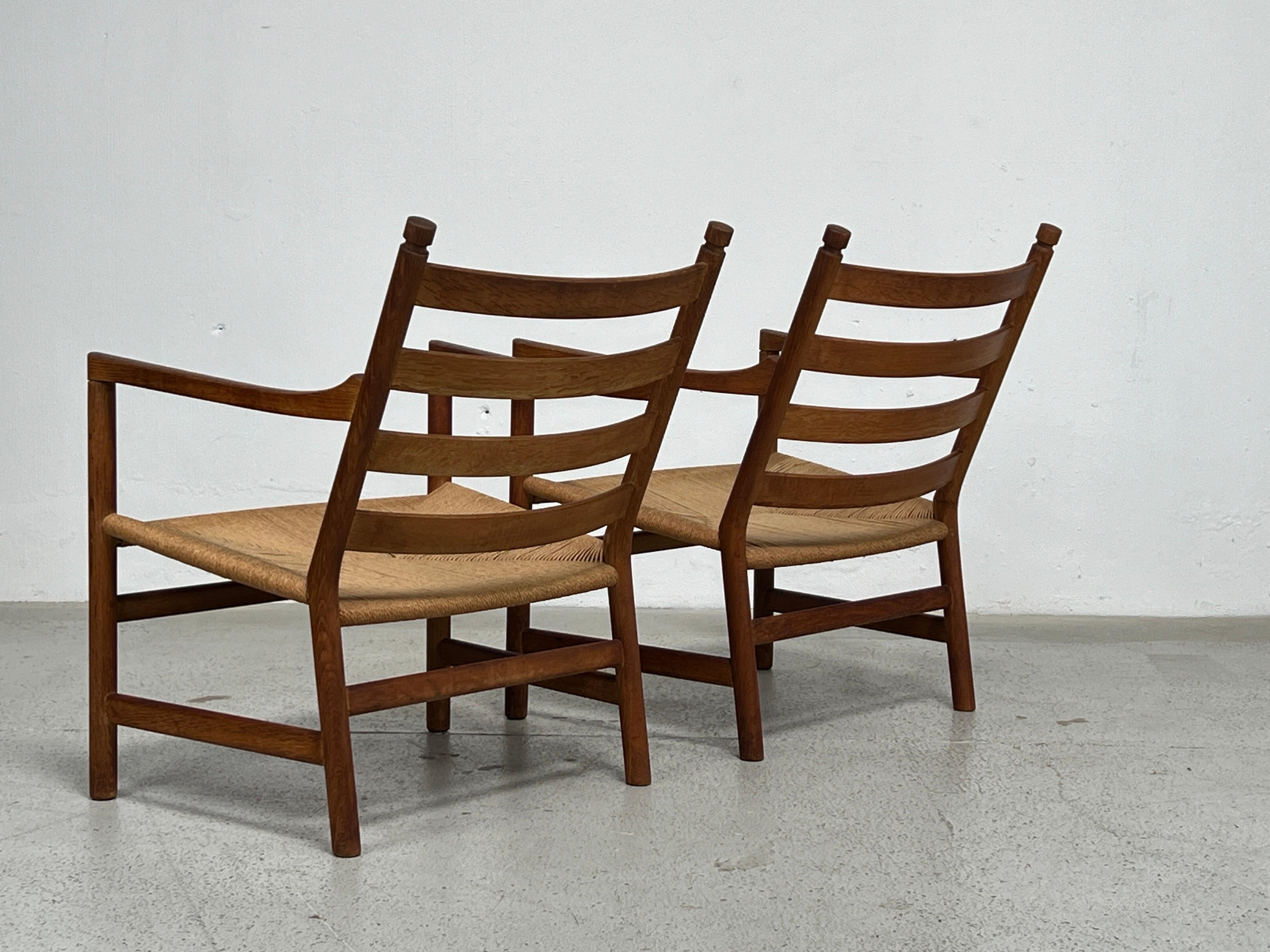 Pair of CH44 Lounge Chairs by Hans Wegner  For Sale 5