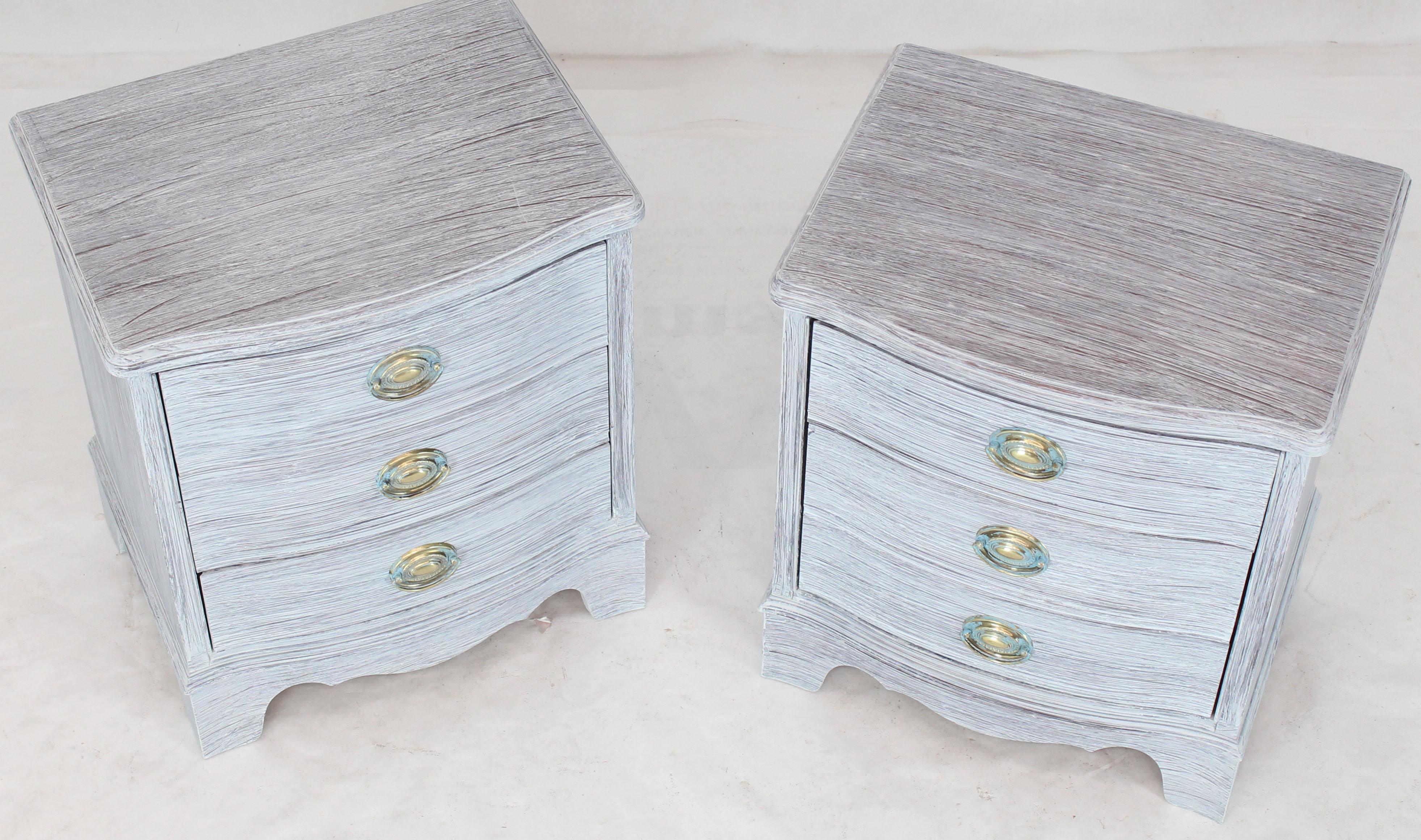 Federal Pair of Chabby Chic White Painted Three Drawers Nightstands Lamp Tables For Sale