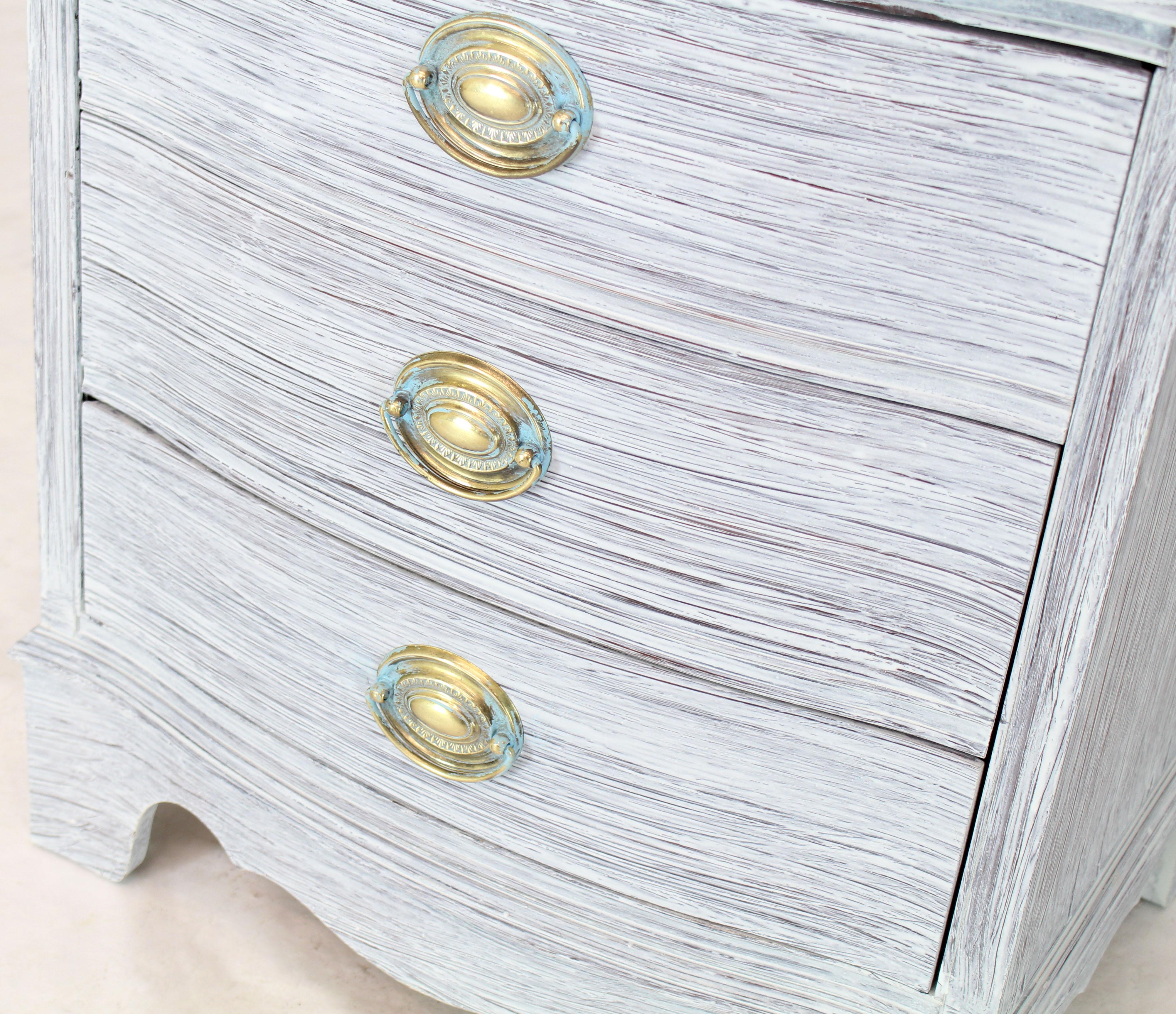 Pair of Chabby Chic White Painted Three Drawers Nightstands Lamp Tables In Excellent Condition For Sale In Rockaway, NJ