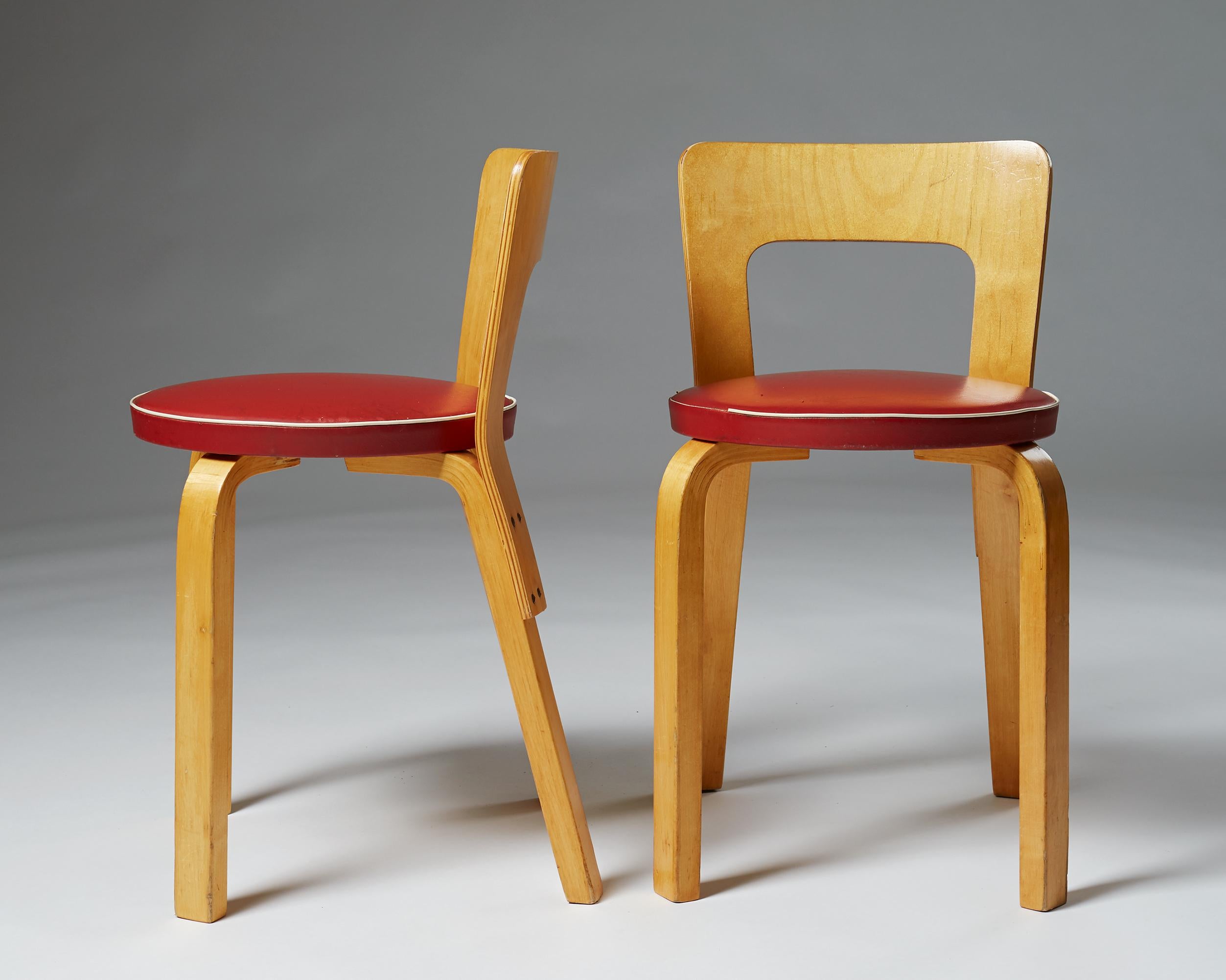 Scandinavian Modern Pair of Chairs and Stools Designed by Alvar Aalto for Artek, Finland, 1950s