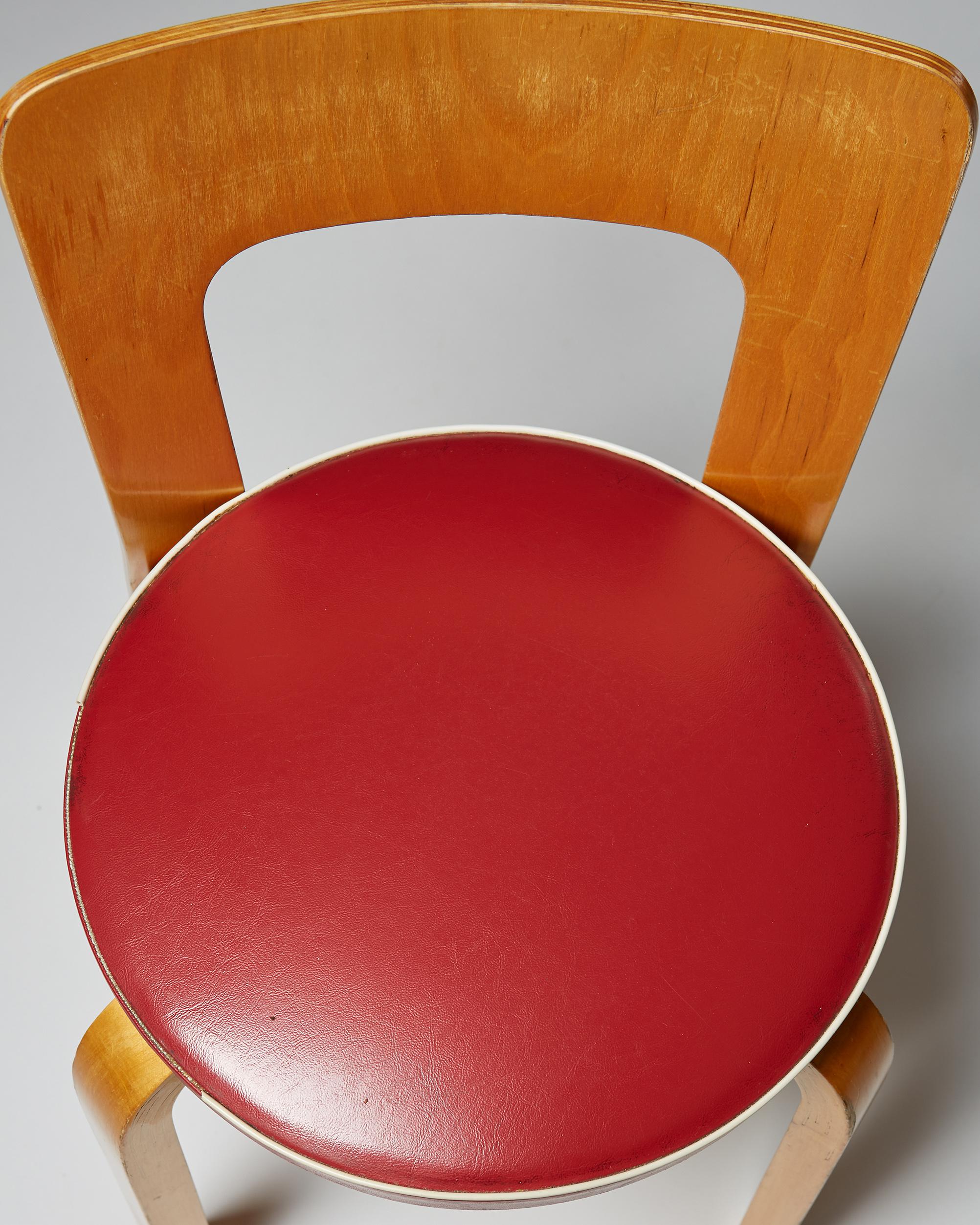 Mid-20th Century Pair of Chairs and Stools Designed by Alvar Aalto for Artek, Finland, 1950s