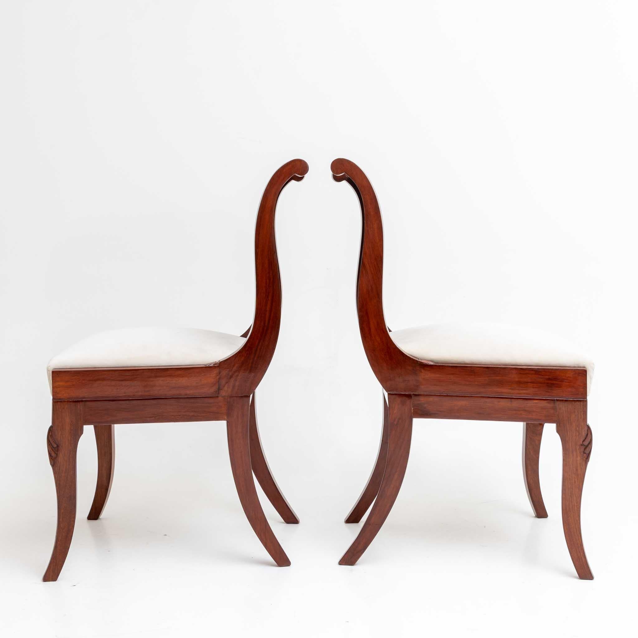 Pair of Chairs, Baltic States, Around 1830 For Sale 1
