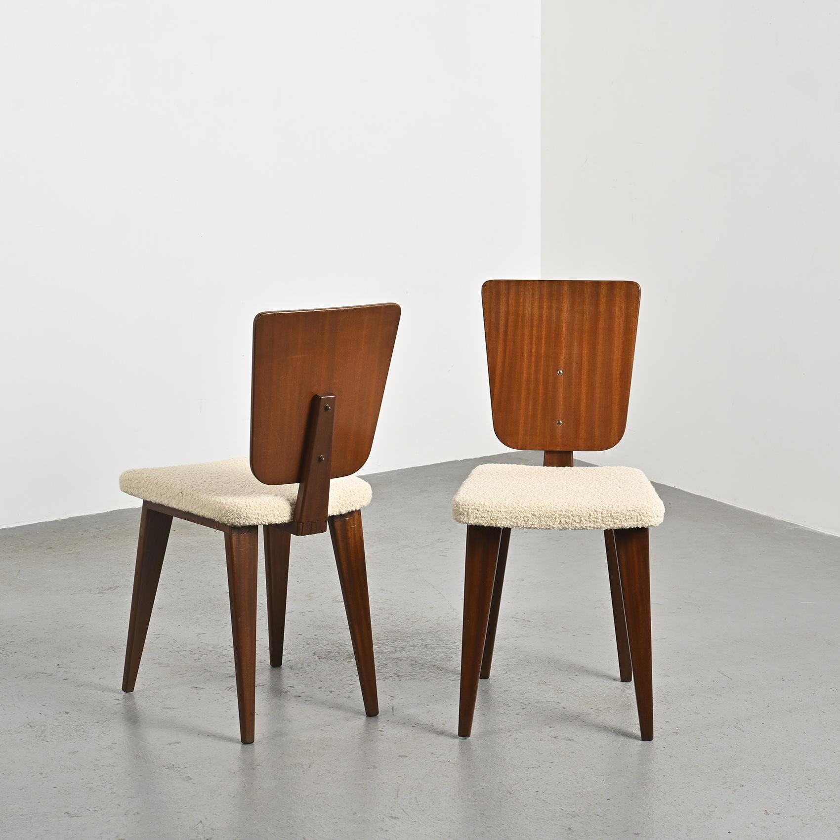 Paar Stühle von André Sornay, Lyon Frankreich (Moderne der Mitte des Jahrhunderts) im Angebot