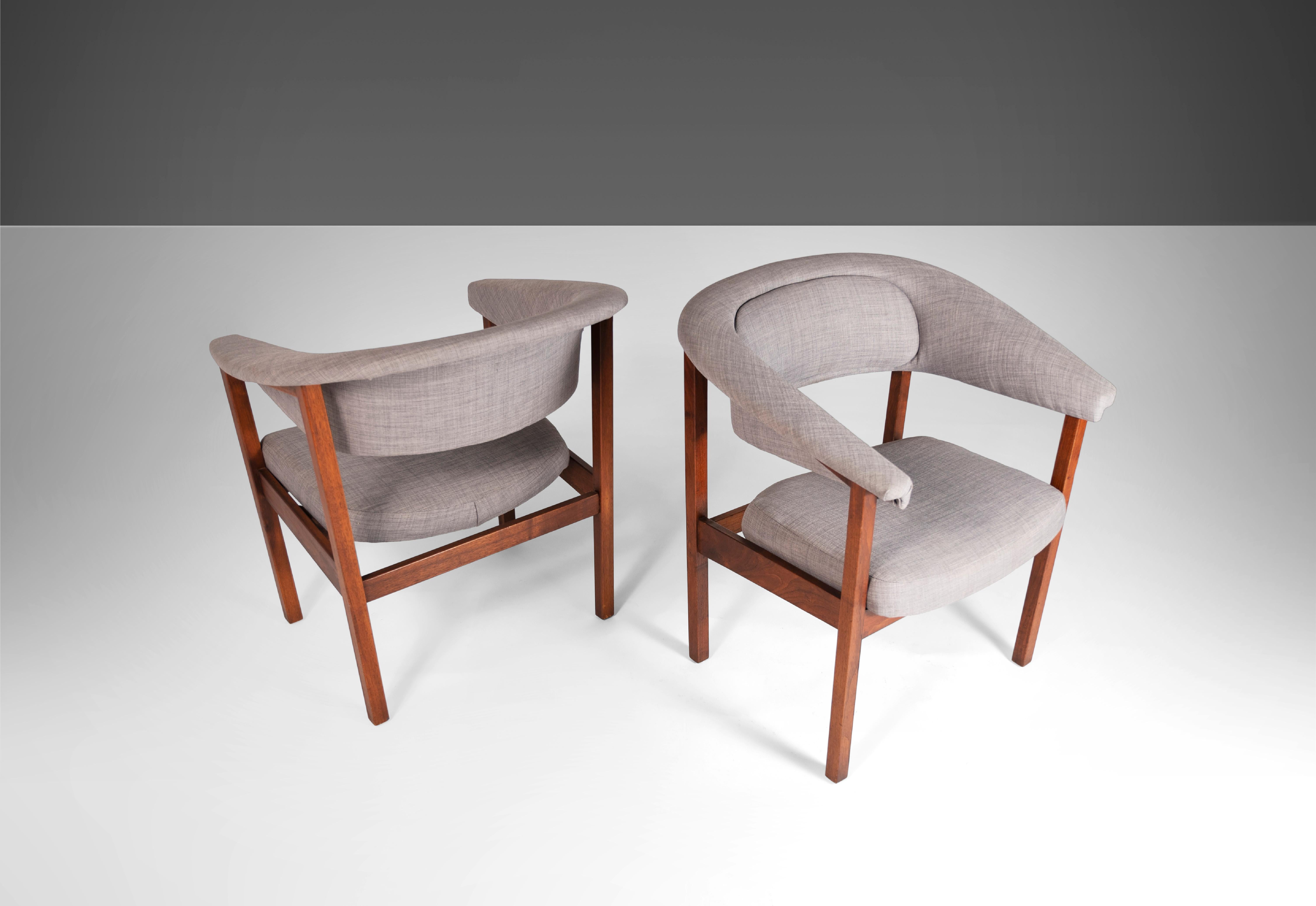 Pair of Chairs by Arthur Umanoff for Madison in Original Knit Fabric, c. 1960s For Sale 3