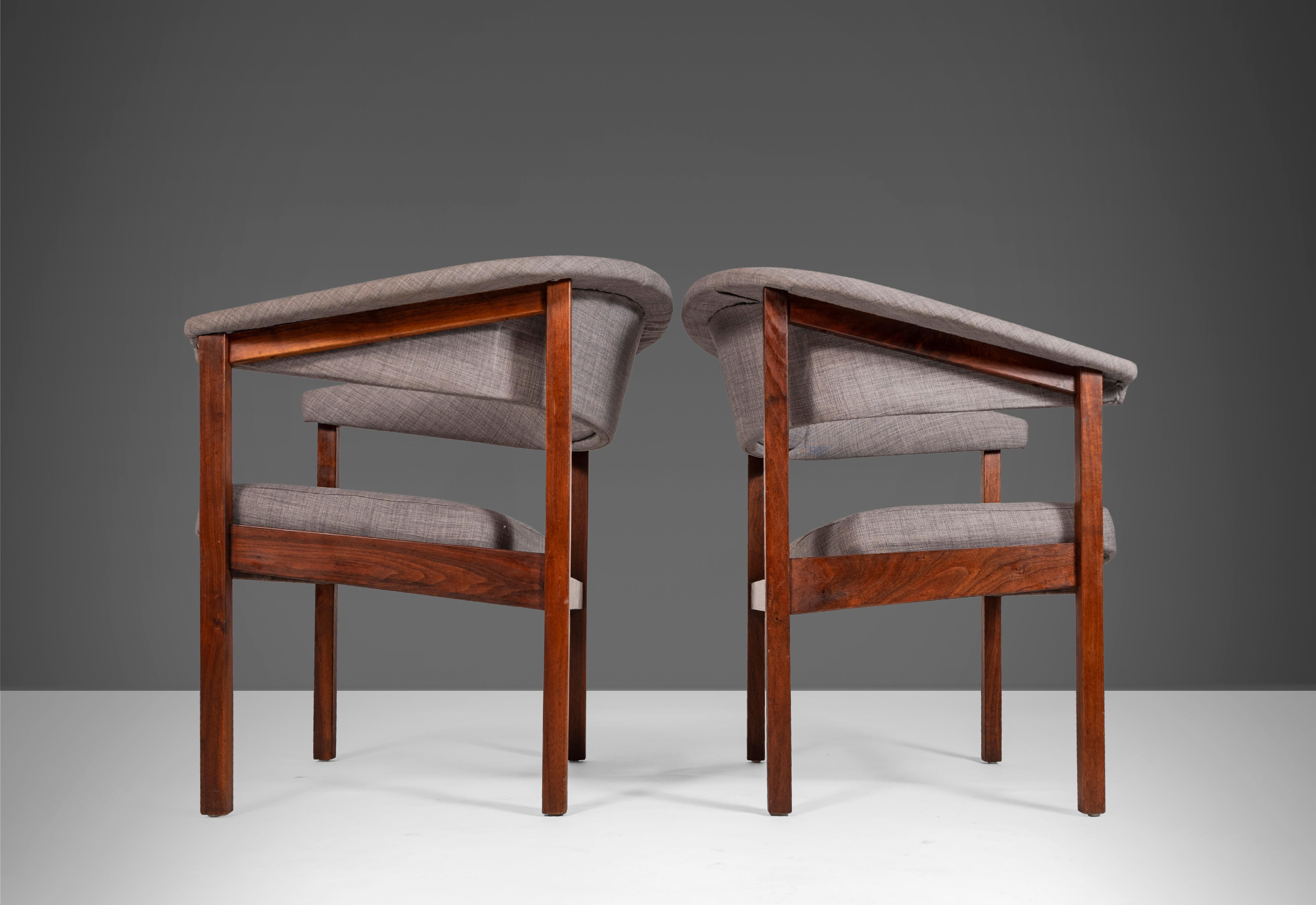 Pair of Chairs by Arthur Umanoff for Madison in Original Knit Fabric, c. 1960s For Sale 2