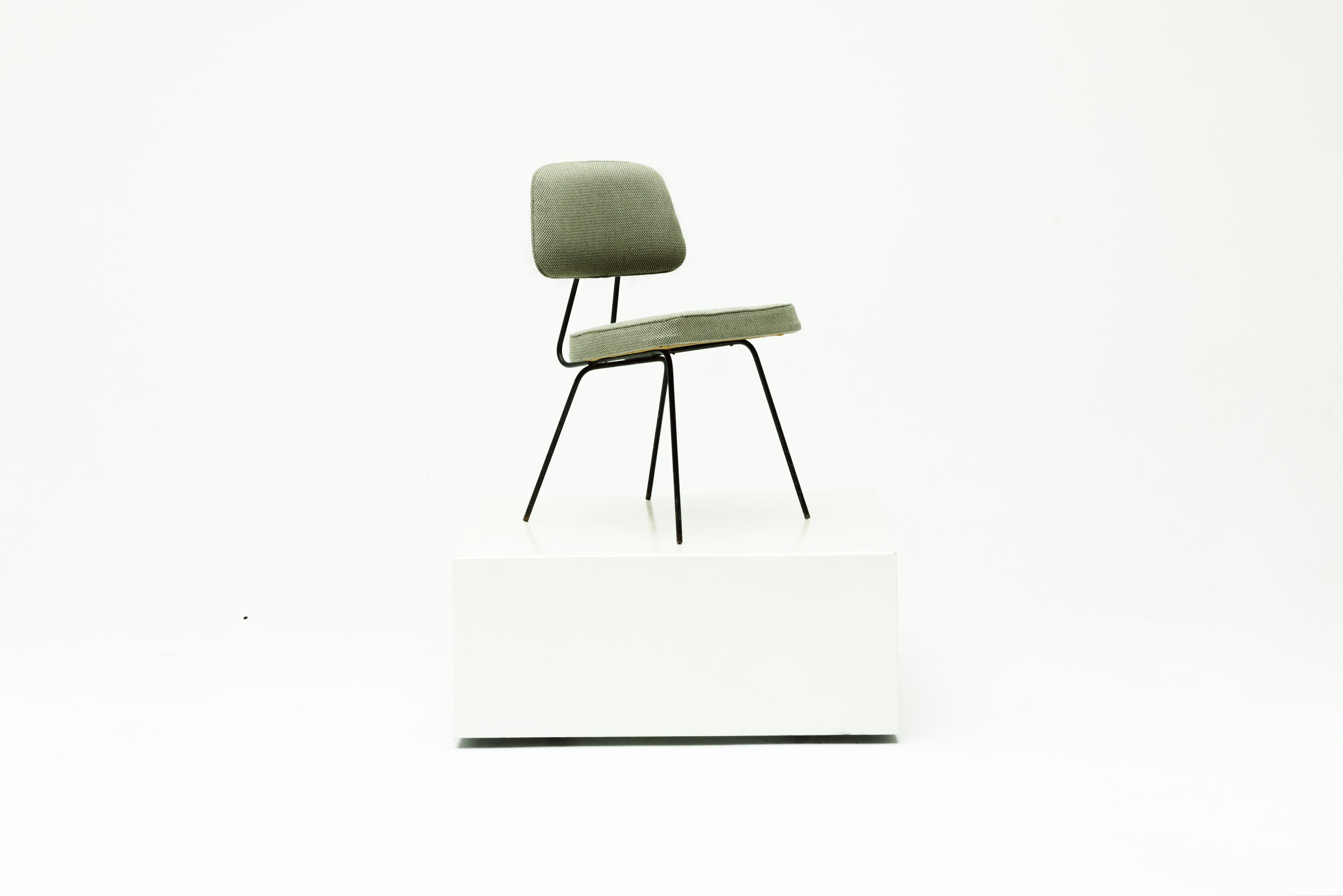 Cuir Paire de chaises par Carlo Hauner et Martin Eisler, design brésilien en vente