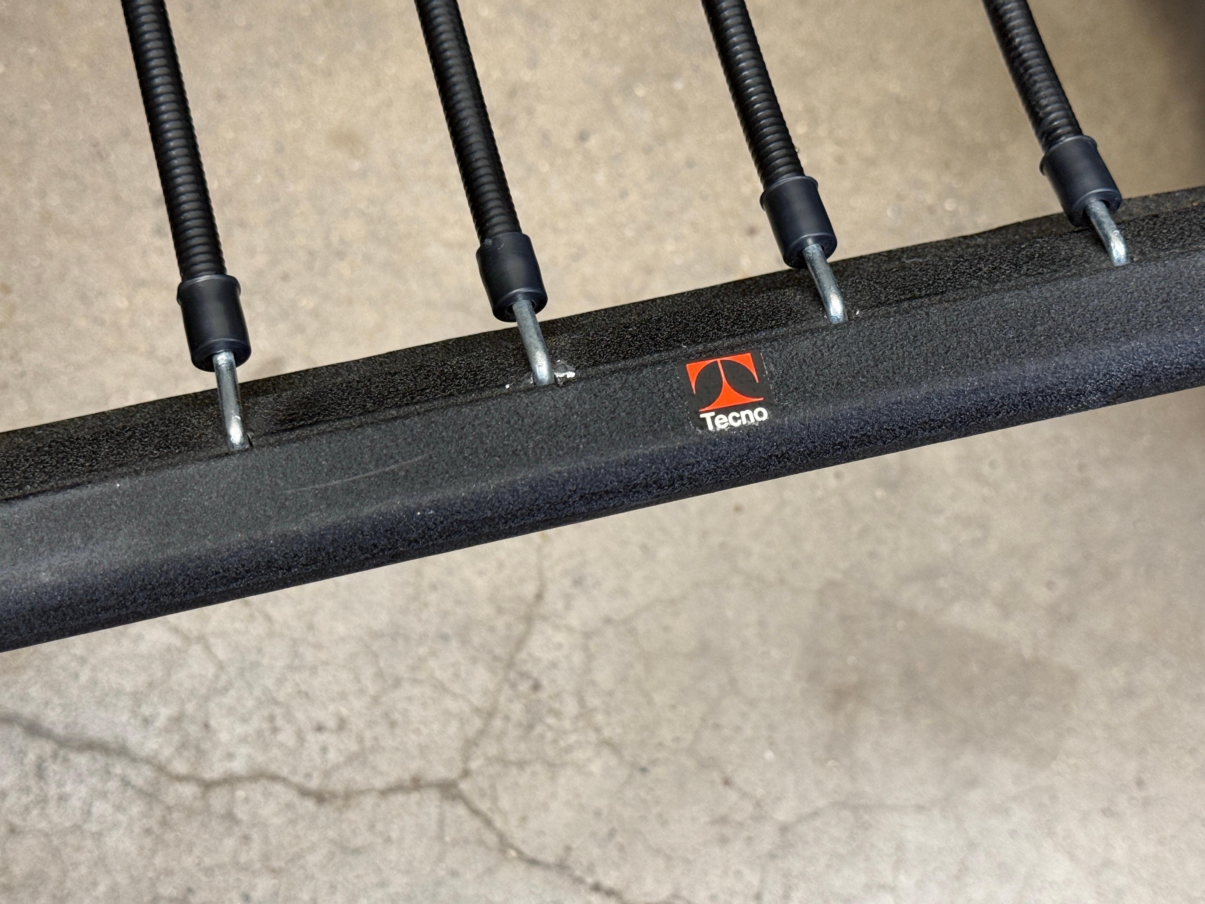 Paire de chaises d'Eugenio Gerli pour Tecno en vente 10