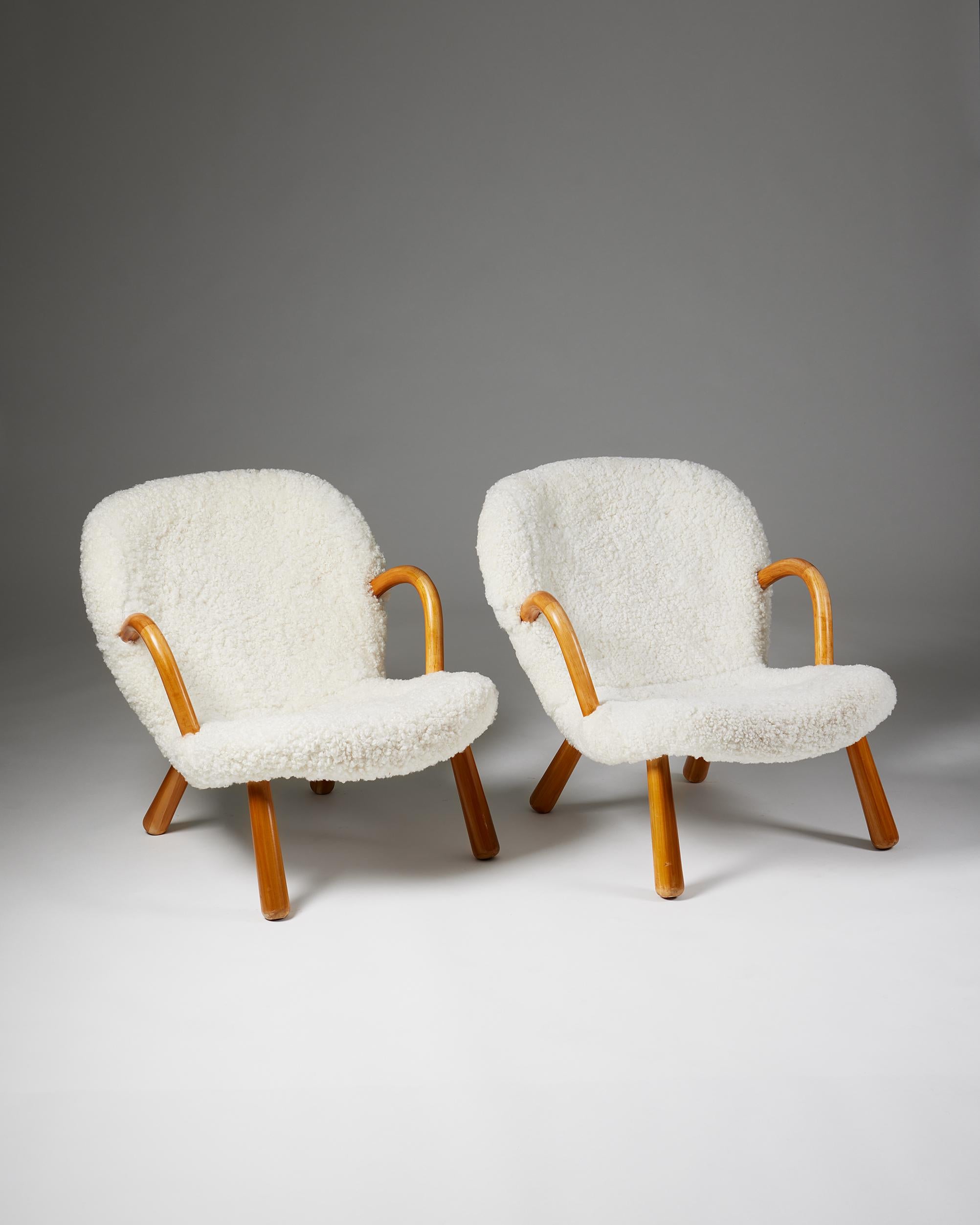 Mid-Century Modern Pair of Chairs ‘Clam’ Designed by Arnold Madsen for Madsen & Schubell
