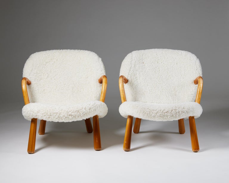 Pair of Chairs ‘Clam’ Designed by Arnold Madsen for Madsen & Schubell In Good Condition For Sale In Stockholm, SE