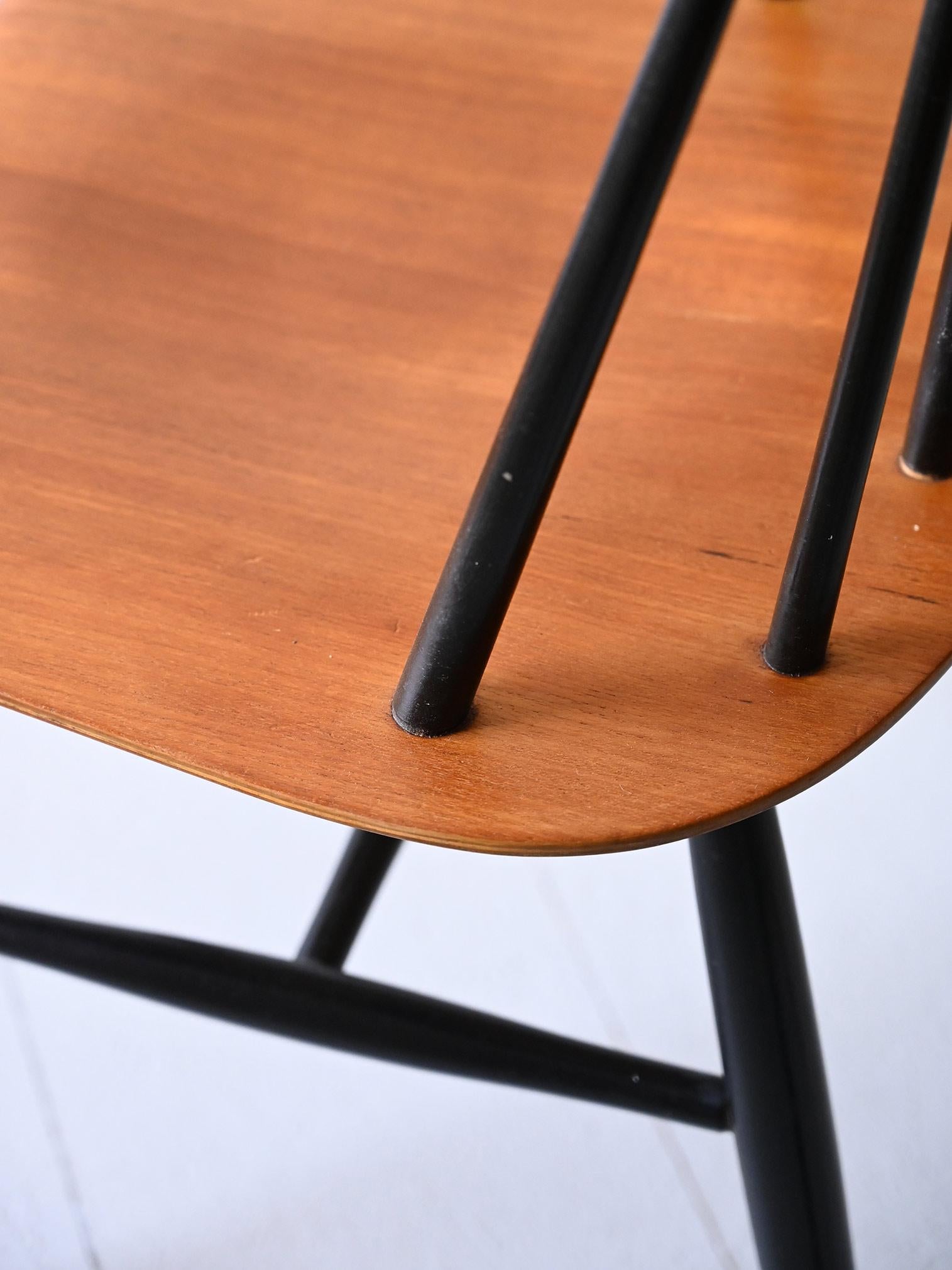 Pair of chairs designed by Ilmari Tapiovaaraa model 'Fanett' 3