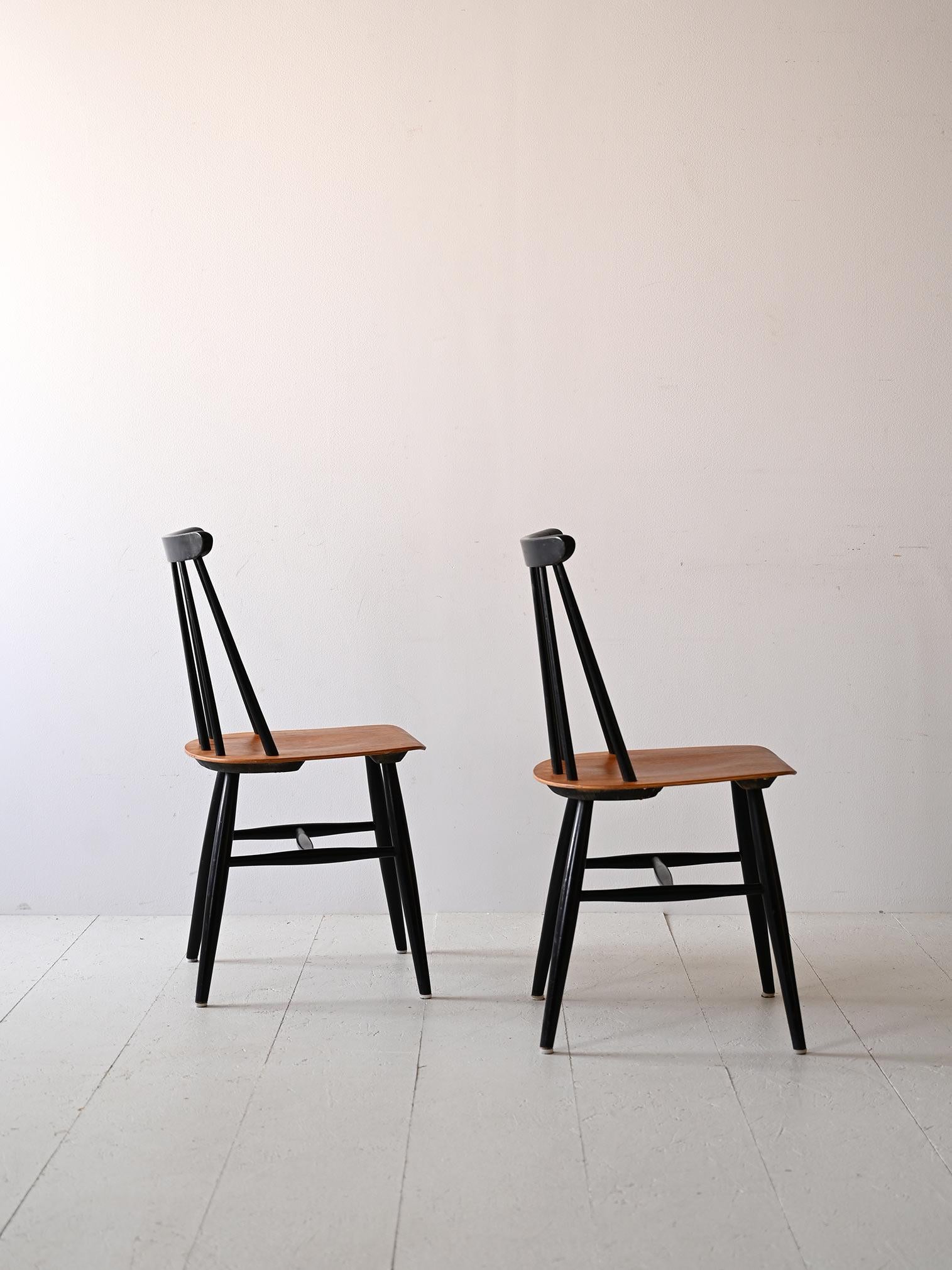 Finnish Pair of chairs designed by Ilmari Tapiovaaraa model 'Fanett'