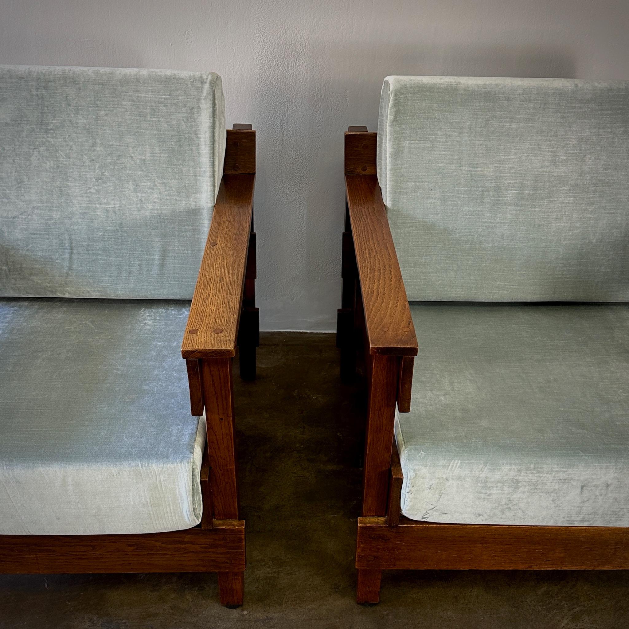 Paar Stühle  im Angebot 1