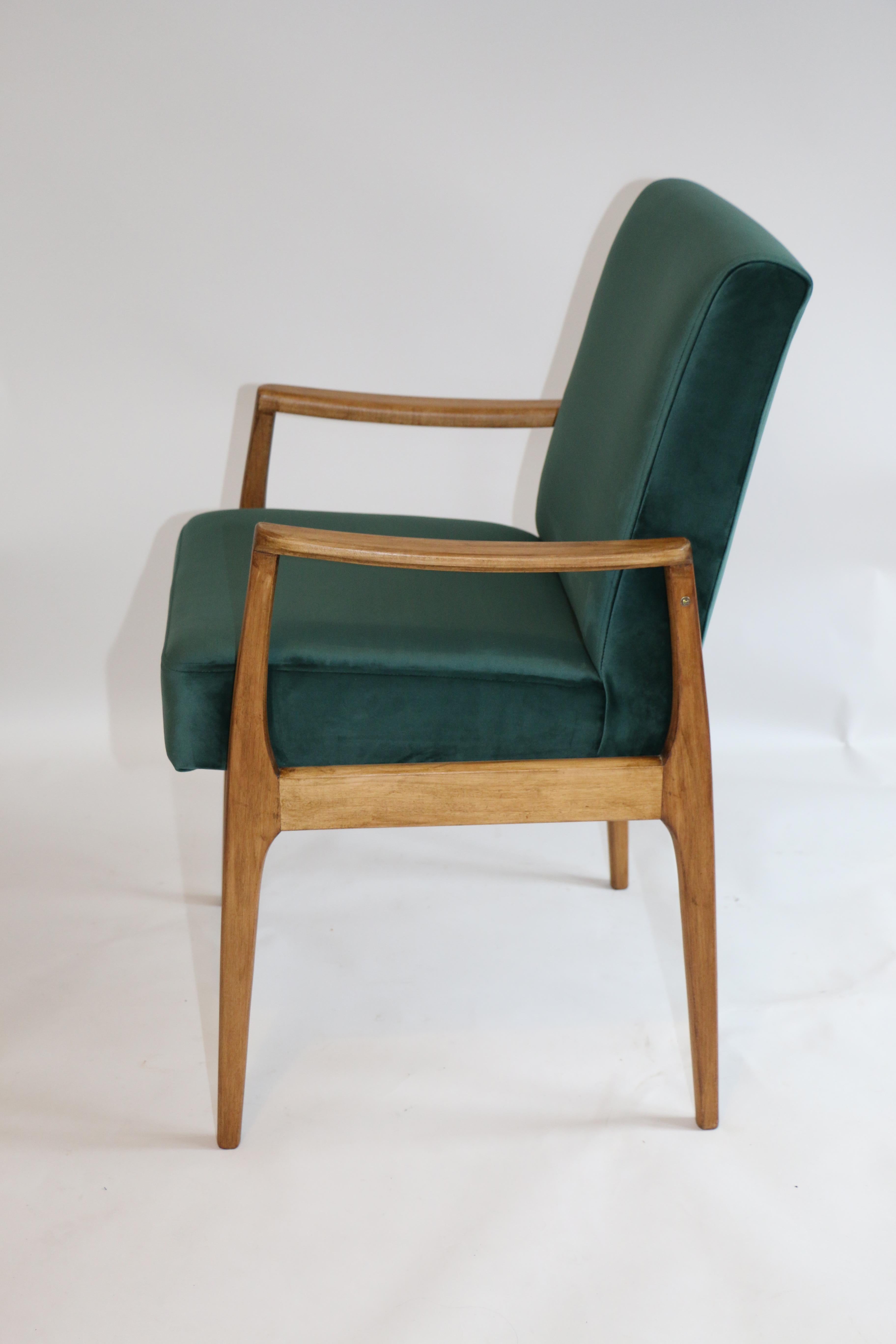 Mid-Century Modern Pair of Chairs in Green Velvet from 20th Century For Sale
