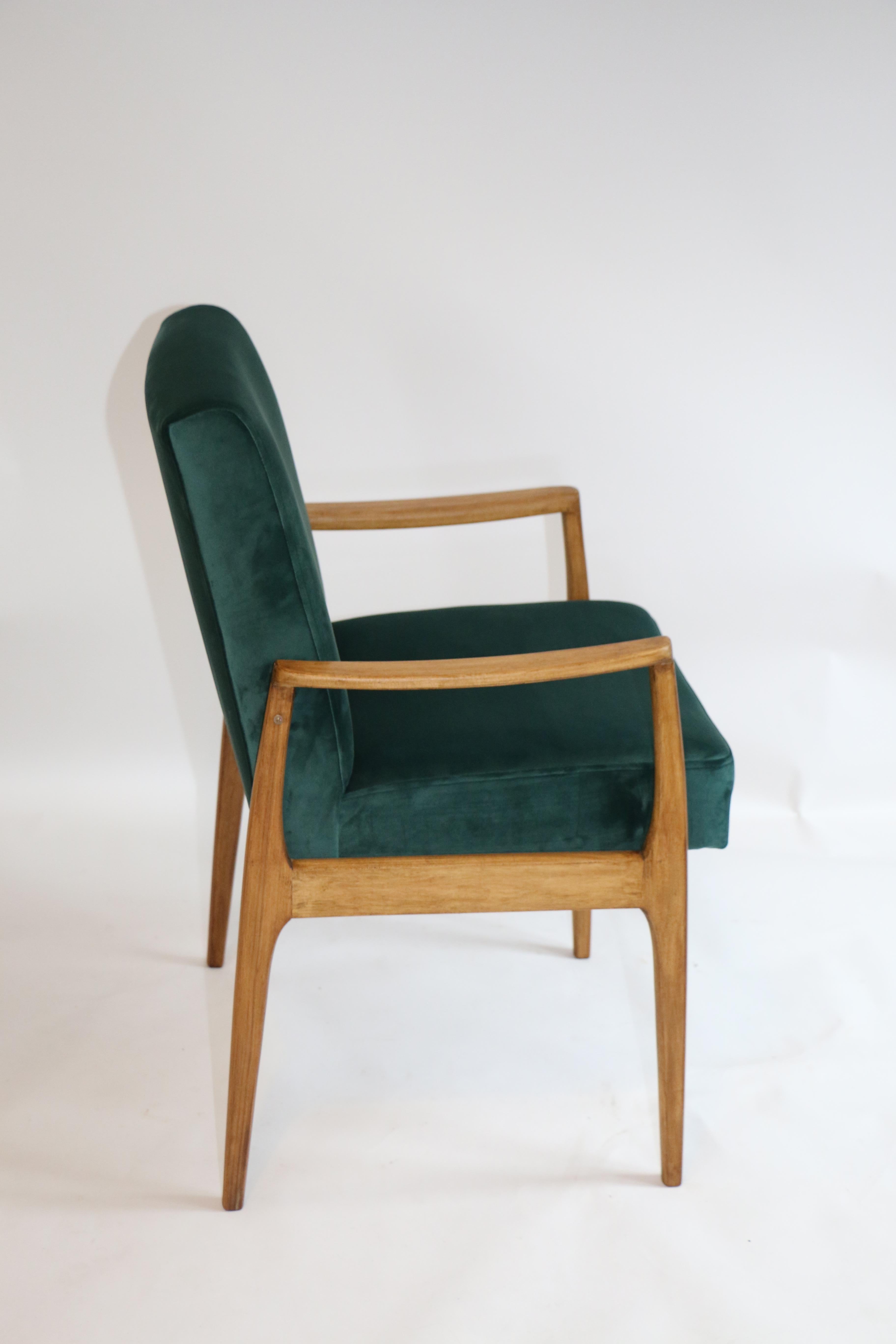 German Pair of Chairs in Green Velvet from 20th Century For Sale