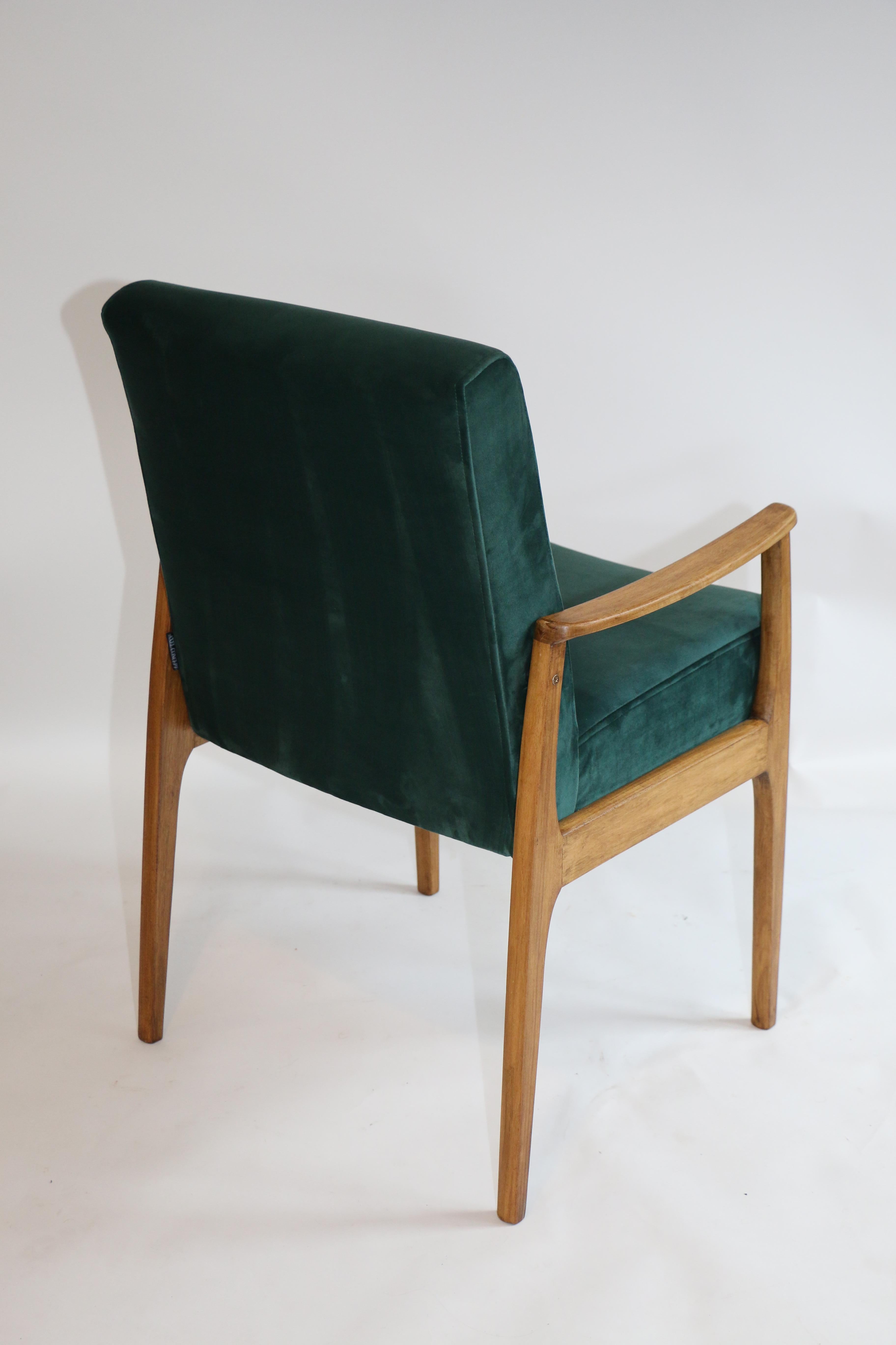 Pair of Chairs in Green Velvet from 20th Century For Sale 2