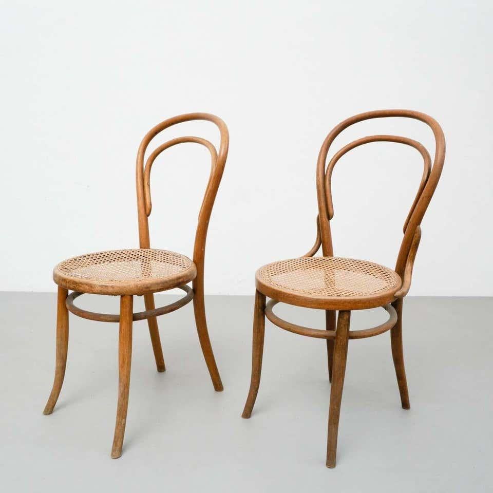 Pair of Chairs in the Style of Thonet by Unknown Designer, circa 1930 In Fair Condition For Sale In Barcelona, Barcelona