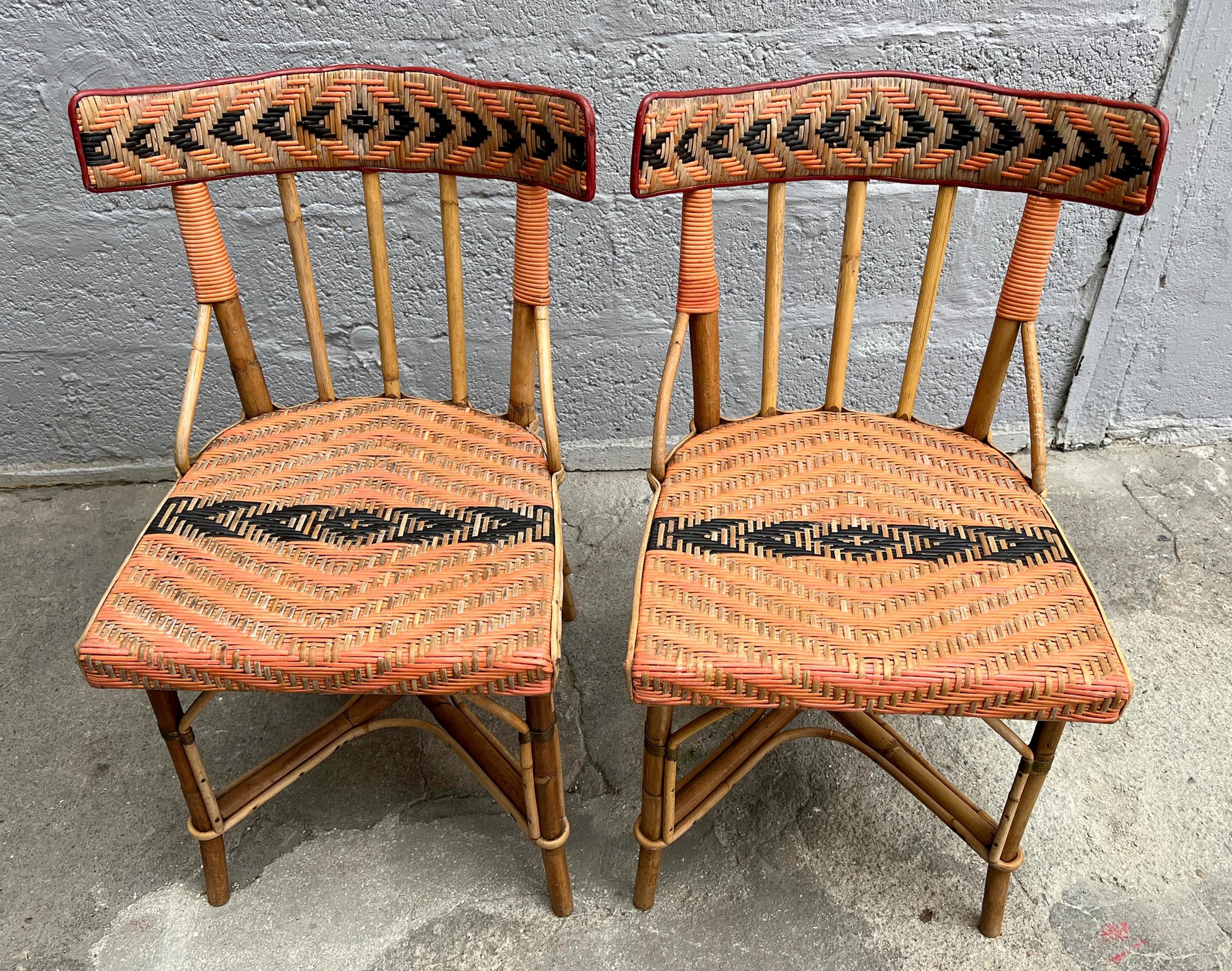 Paar Stühle aus geflochtenem Rattan Frankreich, um 1920 (Französisch) im Angebot