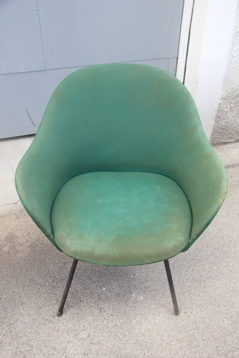 Delicious Italian chairs of the 1950s original state, recalls the style of Saporiti Augusto Bozzi.