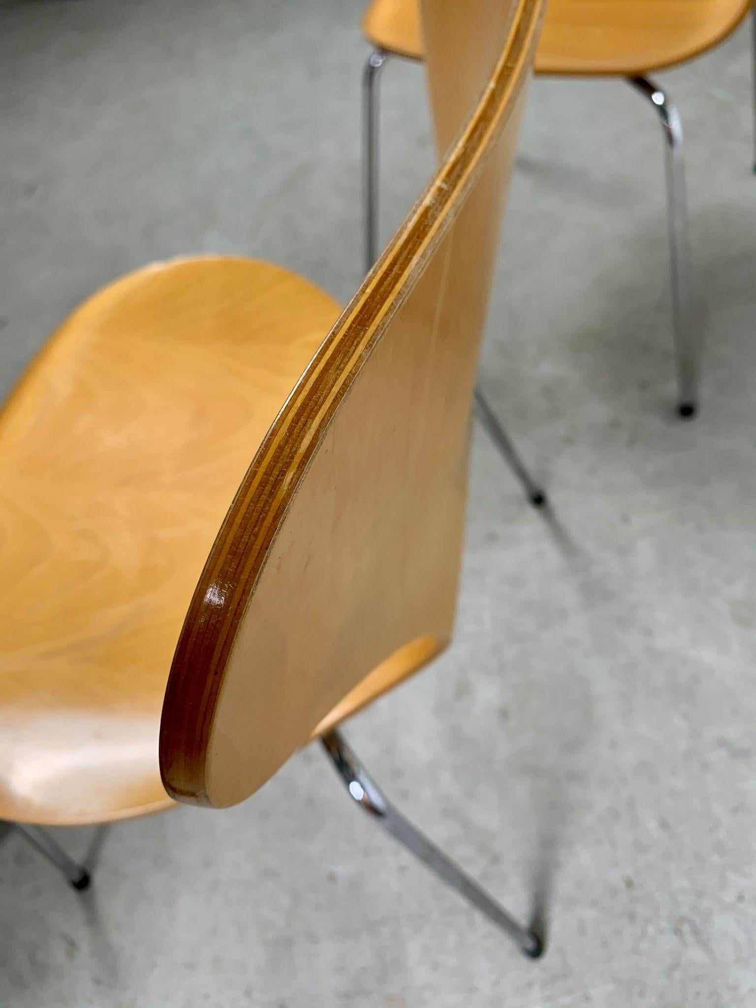 Pair of chairs mod. butterfly by Arne Jacobsen produced by Fritz Hansen, Denmark For Sale 3