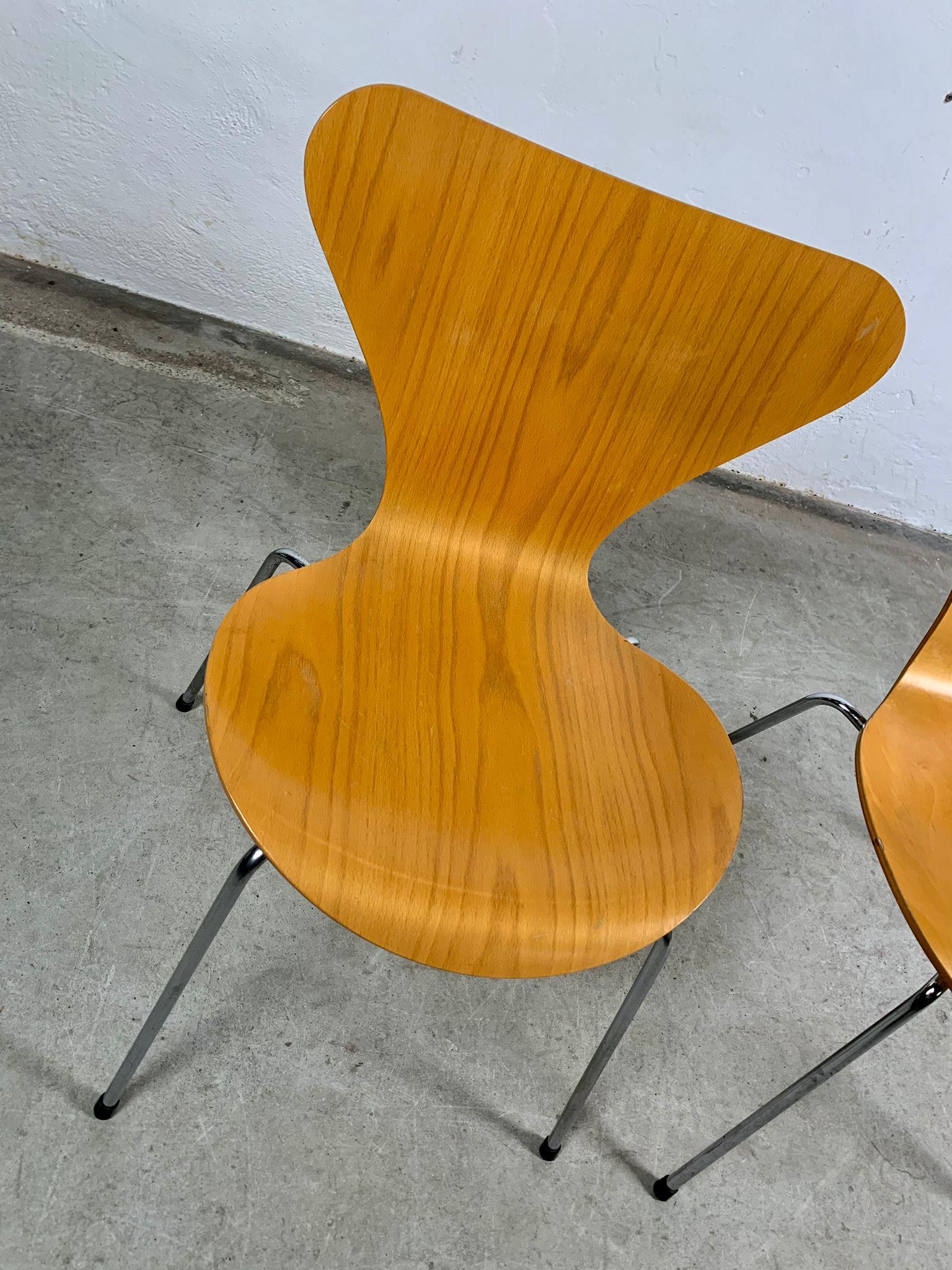 Pair of chairs mod. butterfly by Arne Jacobsen produced by Fritz Hansen, Denmark For Sale 5