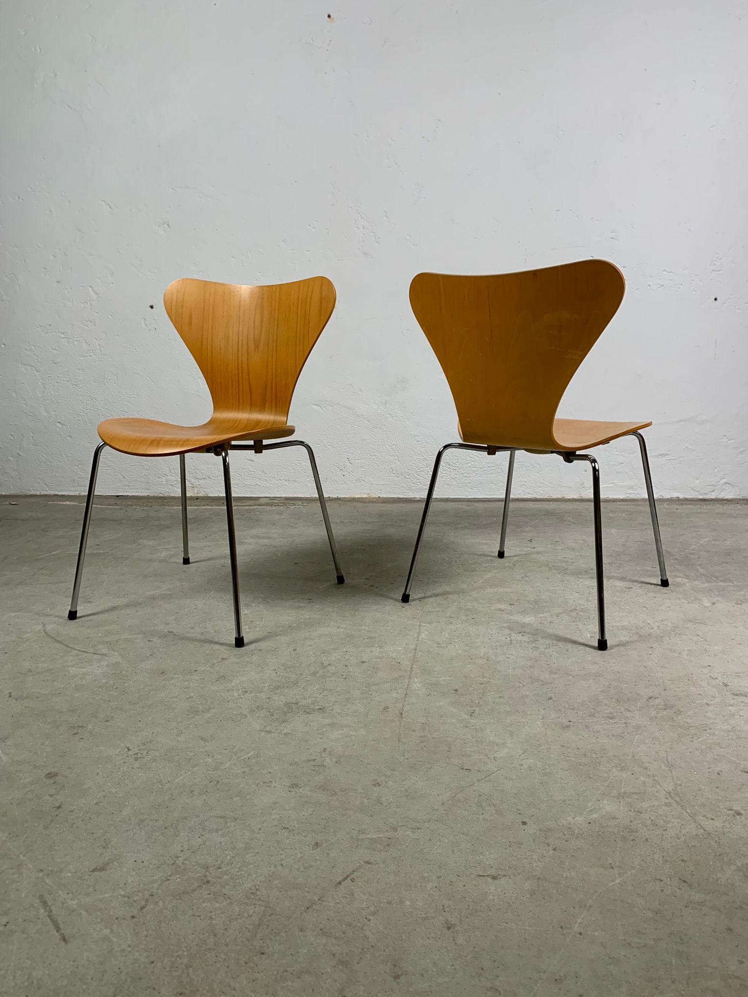 Danish Pair of chairs mod. butterfly by Arne Jacobsen produced by Fritz Hansen, Denmark For Sale
