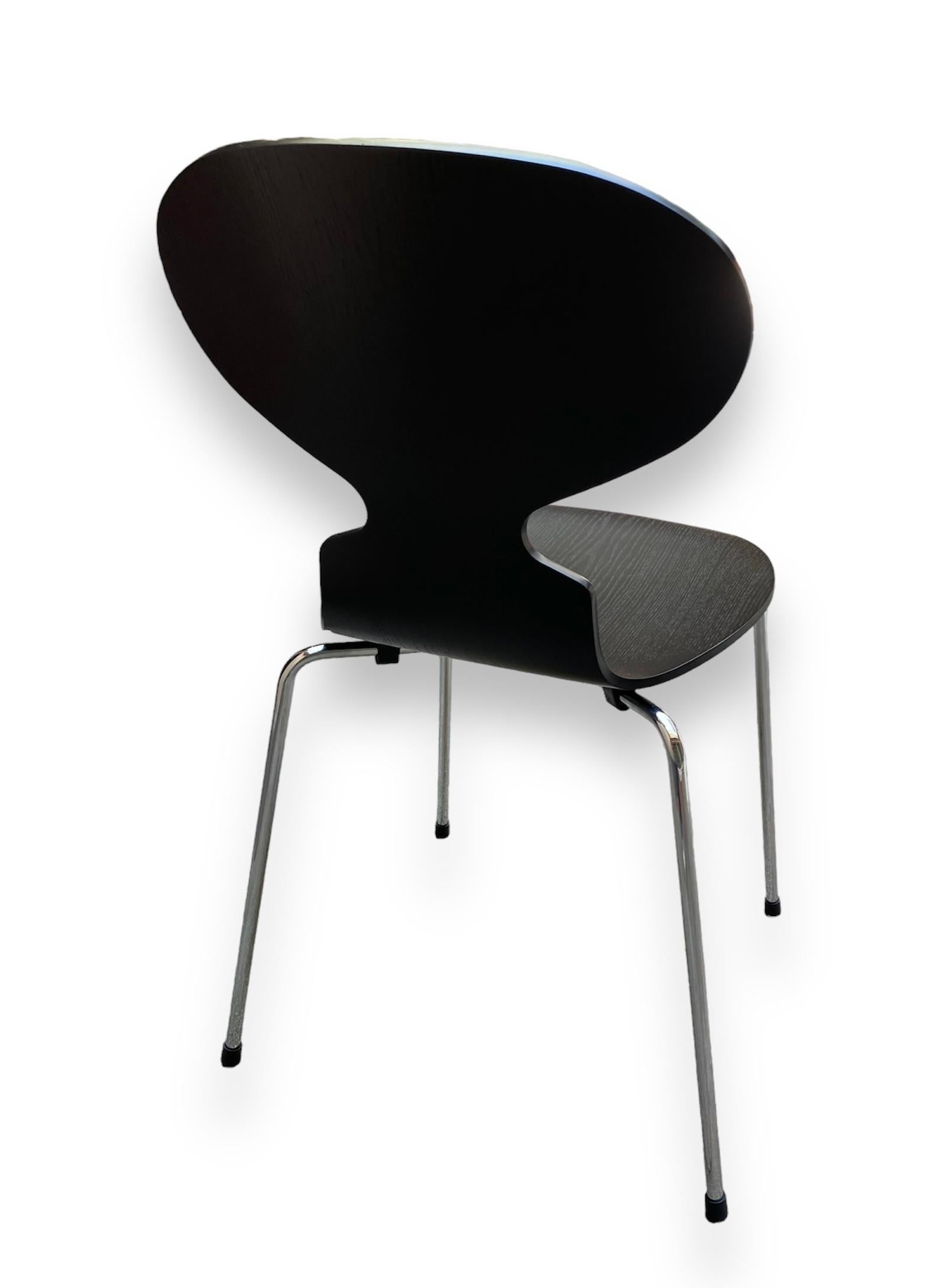 Paire de chaises modèle Ant A. Jacobsen édition Fritz Hansen  Bois de frêne en vente 7